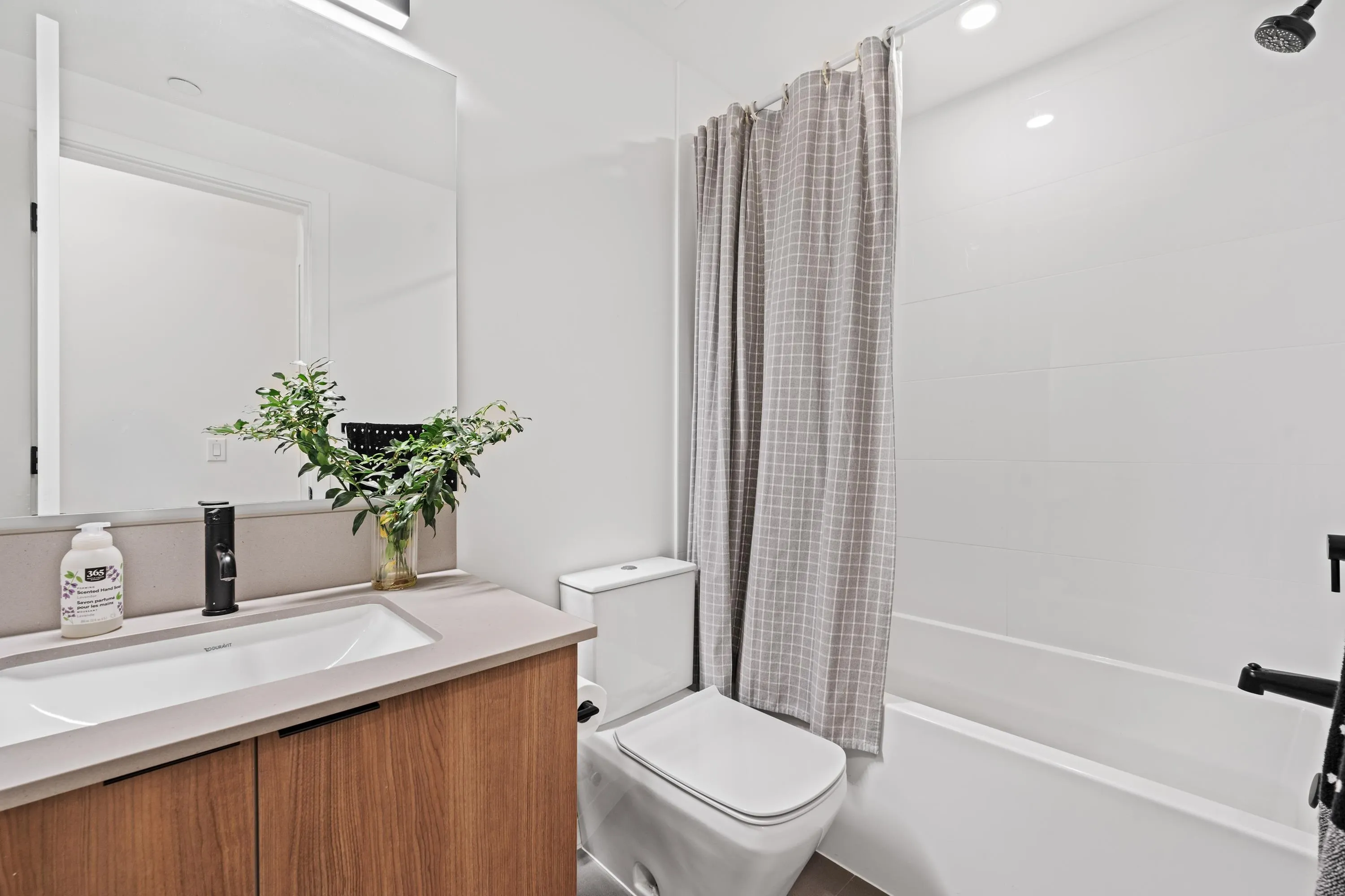 533 E 3rd Street #29