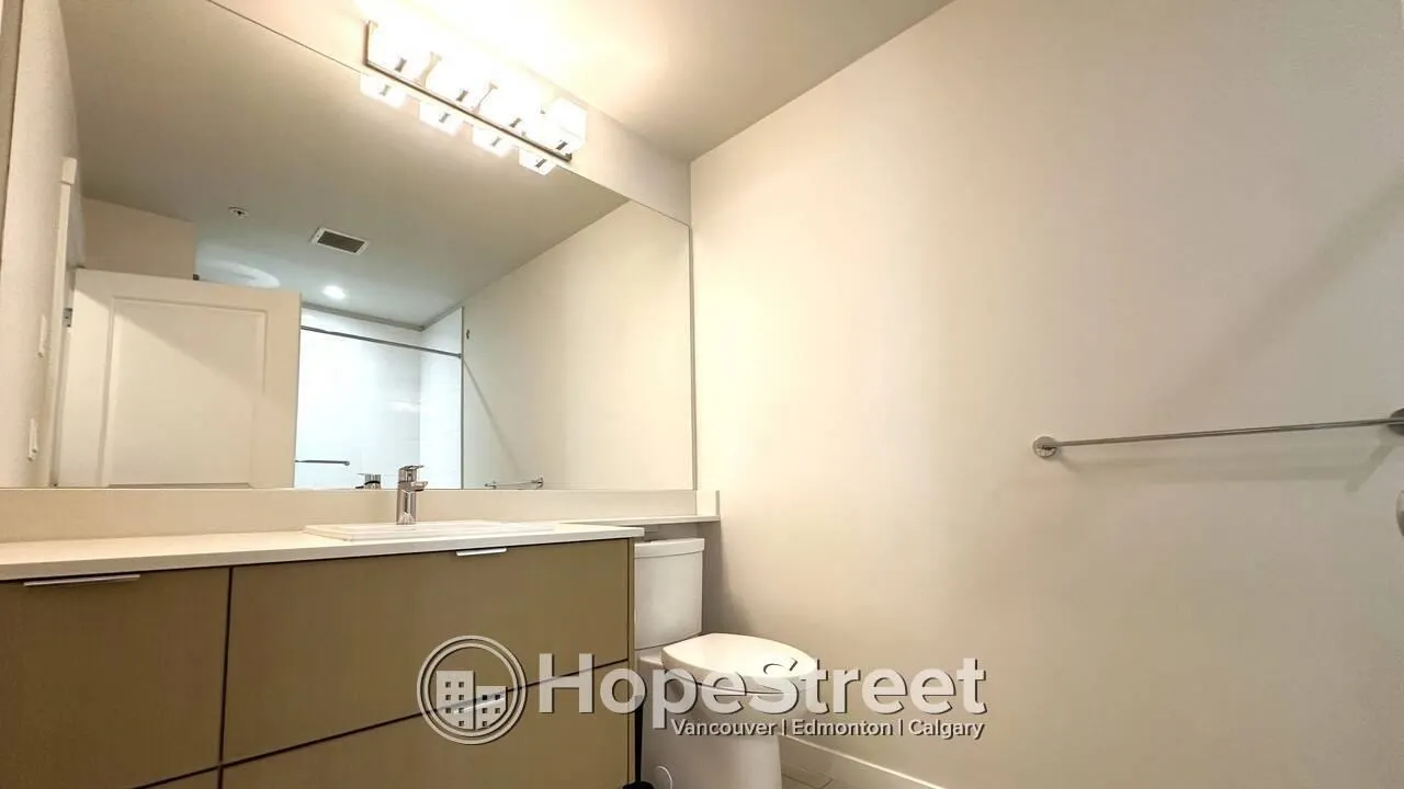 255 1 West Street #222