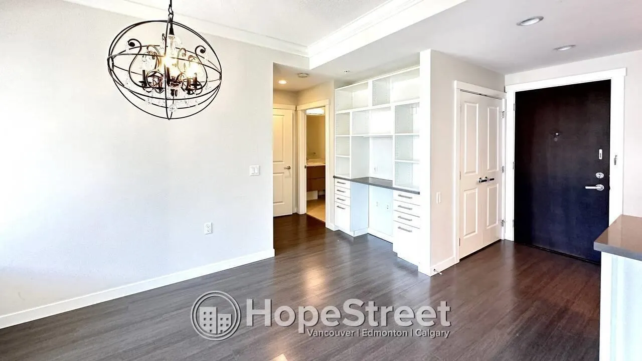 255 1 West Street #222