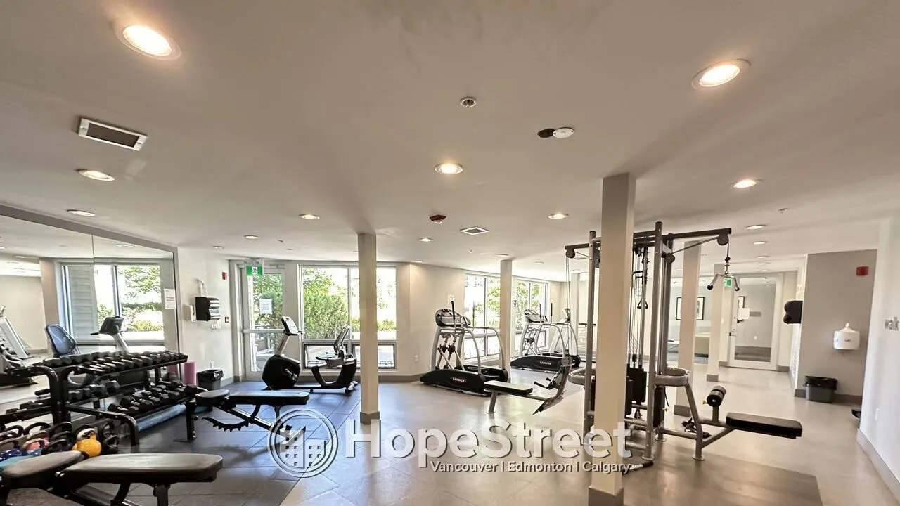 255 1 West Street #222