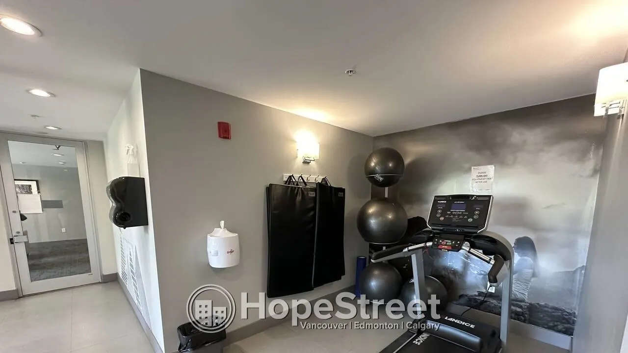 255 1 West Street #222