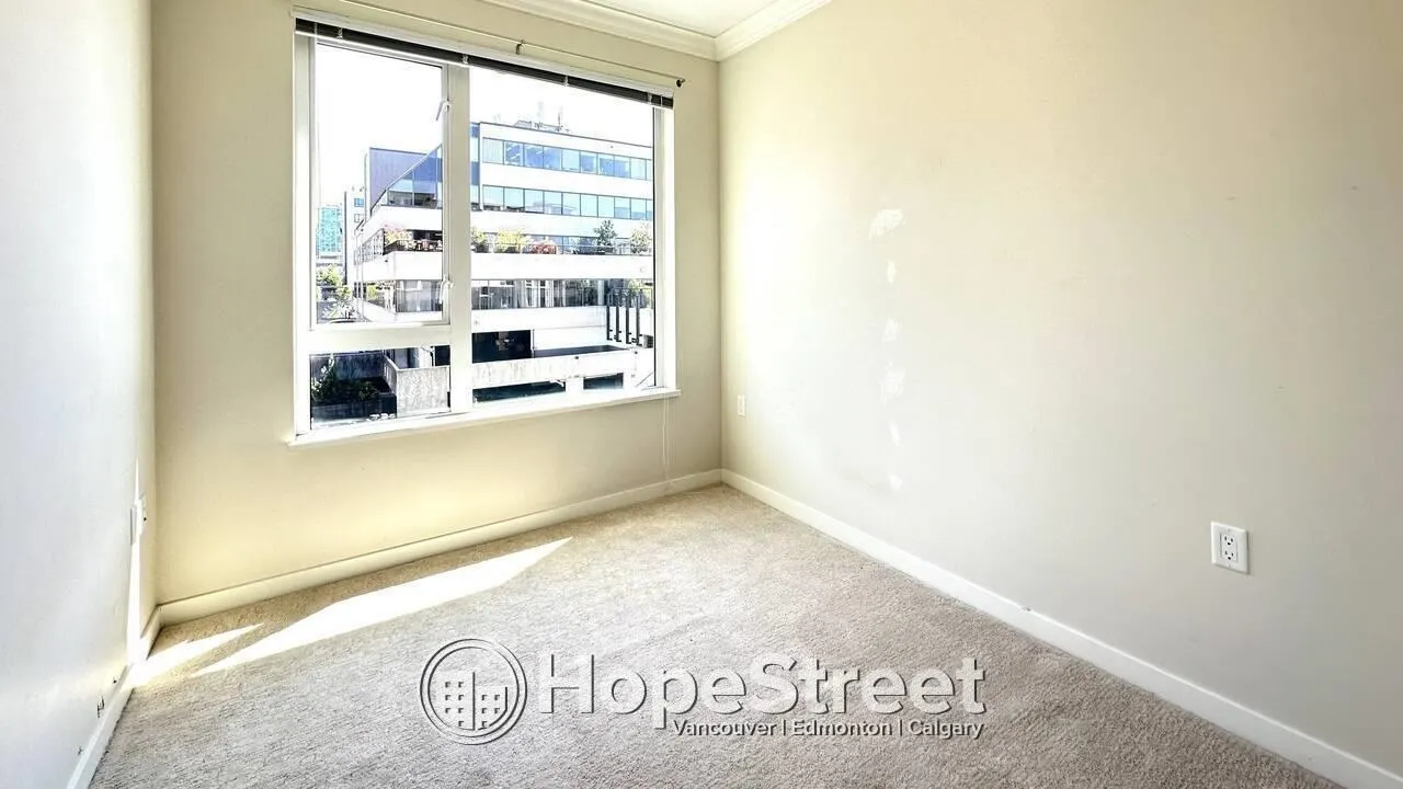 255 1 West Street #222