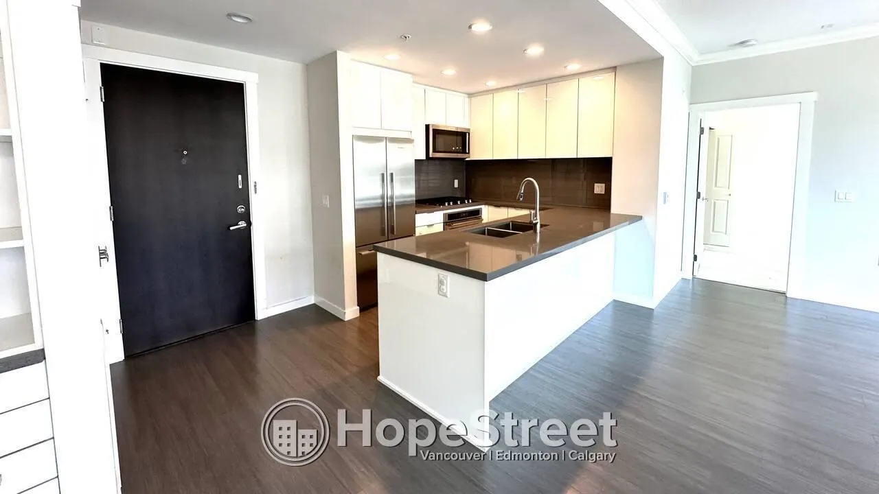 255 1 West Street #222