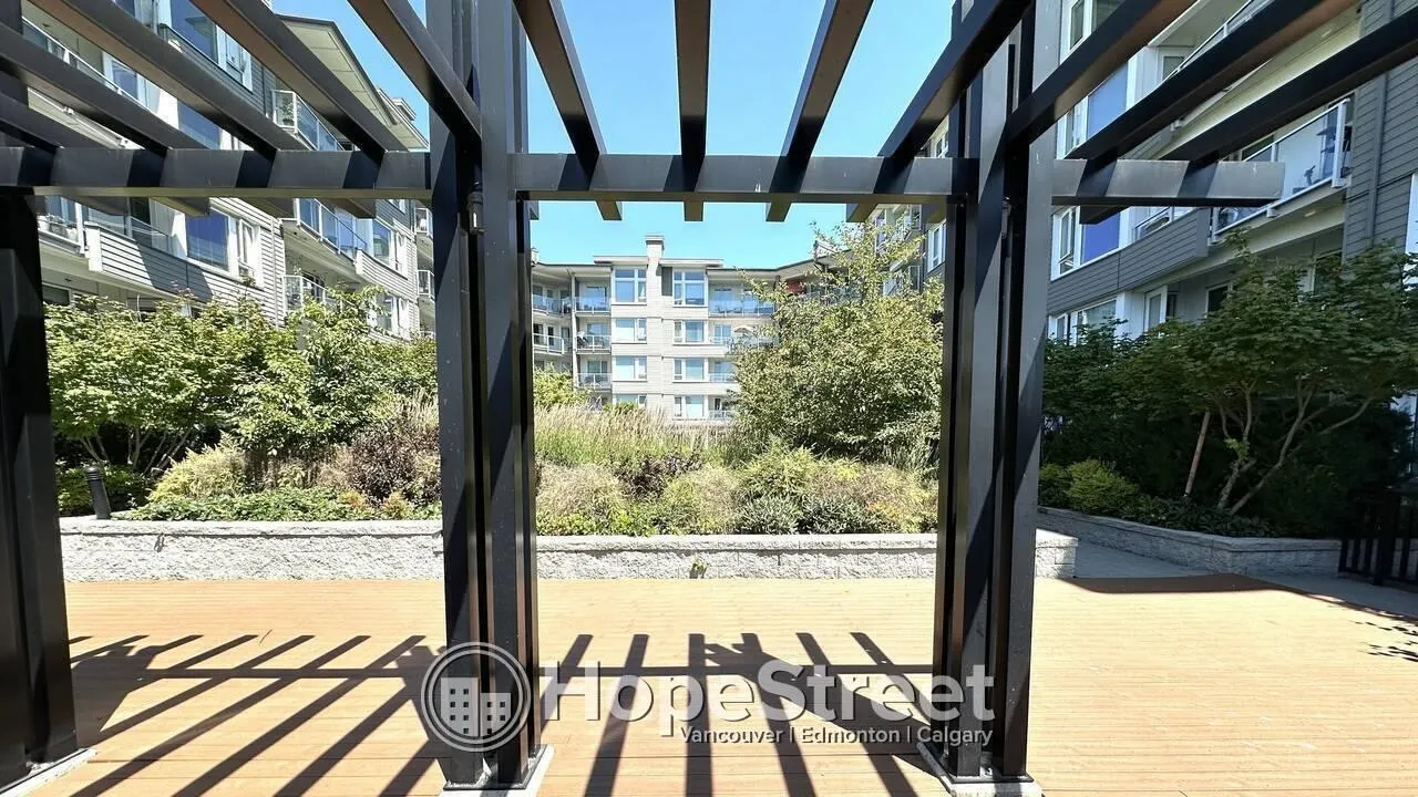 255 1 West Street #222