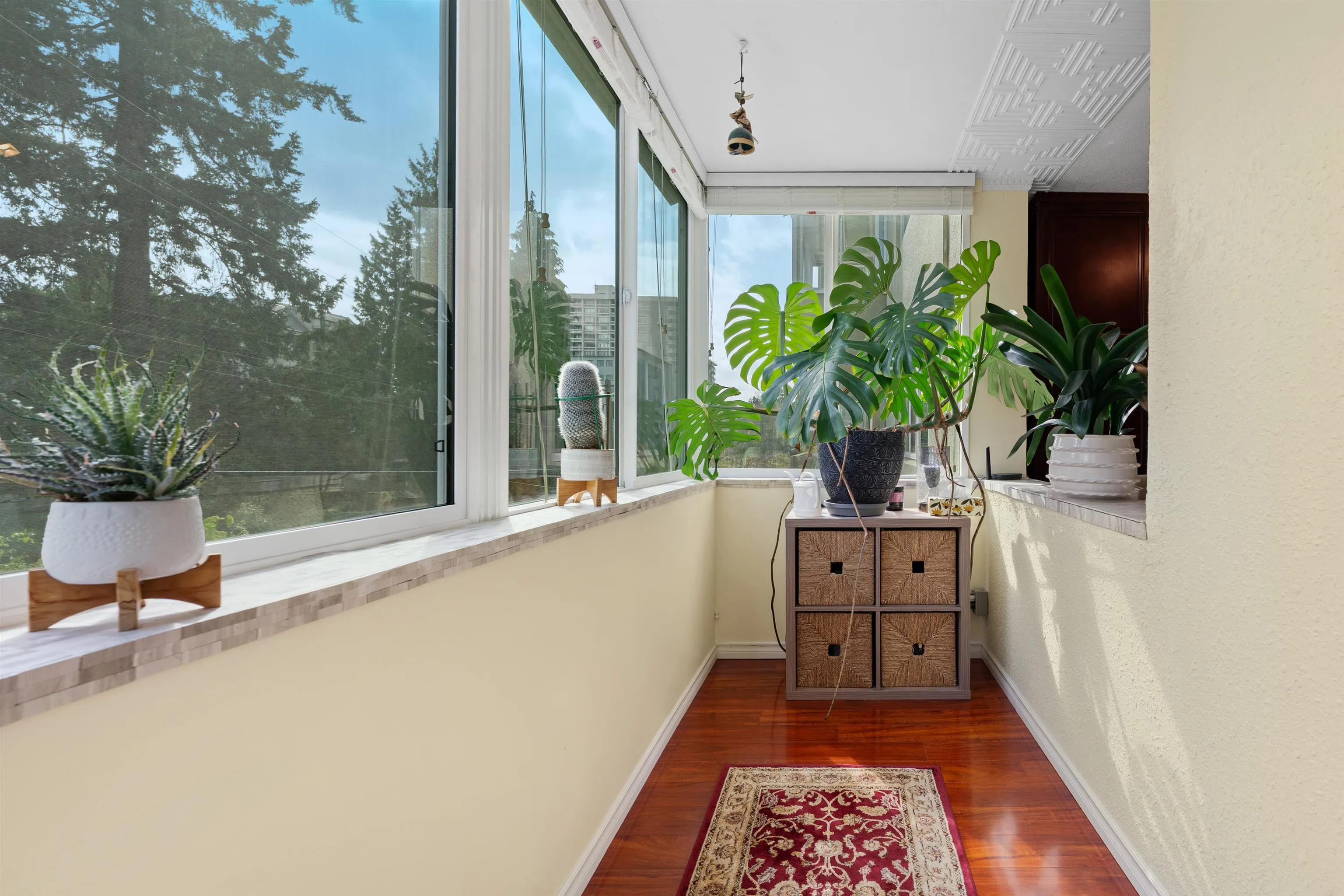 1425 Esquimalt Avenue #212