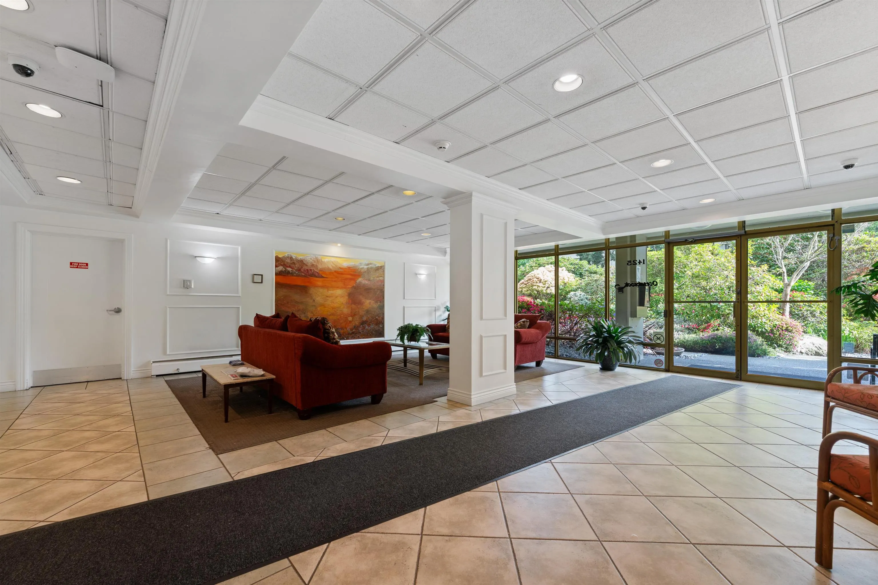 1425 Esquimalt Avenue #212