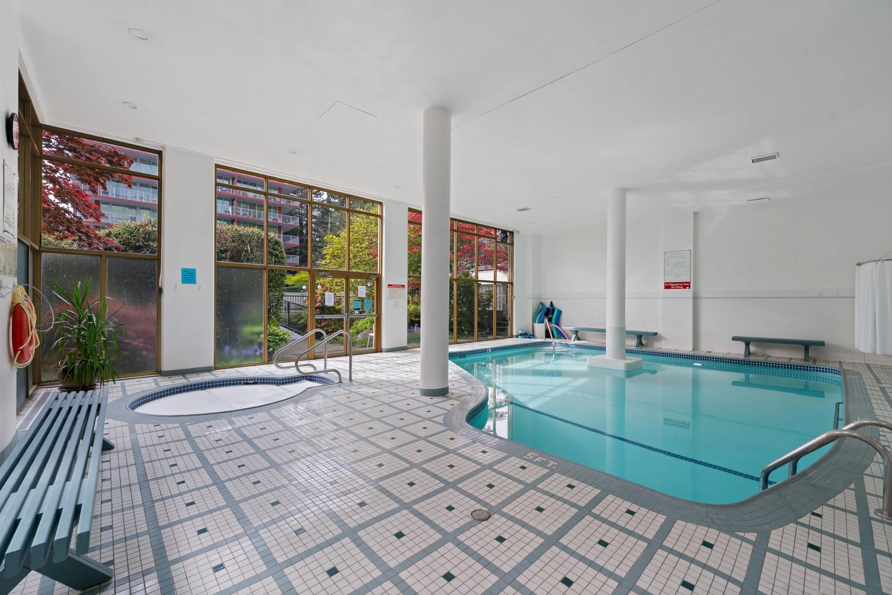 1425 Esquimalt Avenue #212