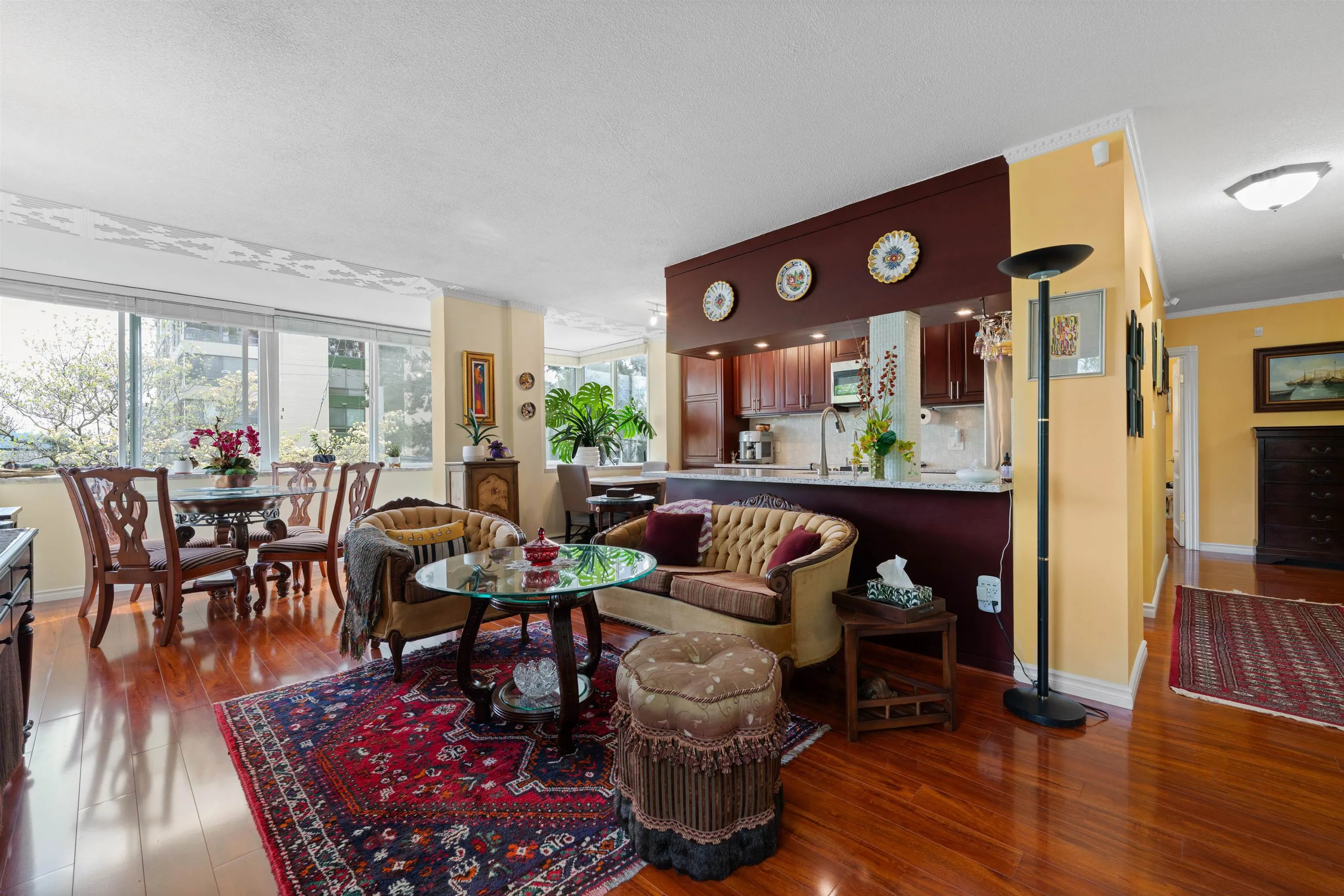 1425 Esquimalt Avenue #212