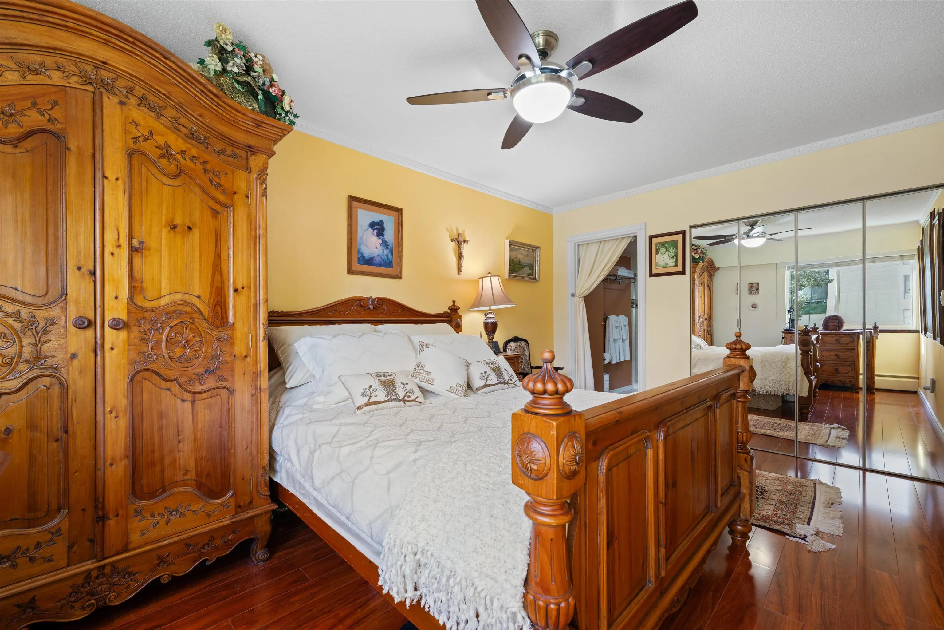 1425 Esquimalt Avenue #212
