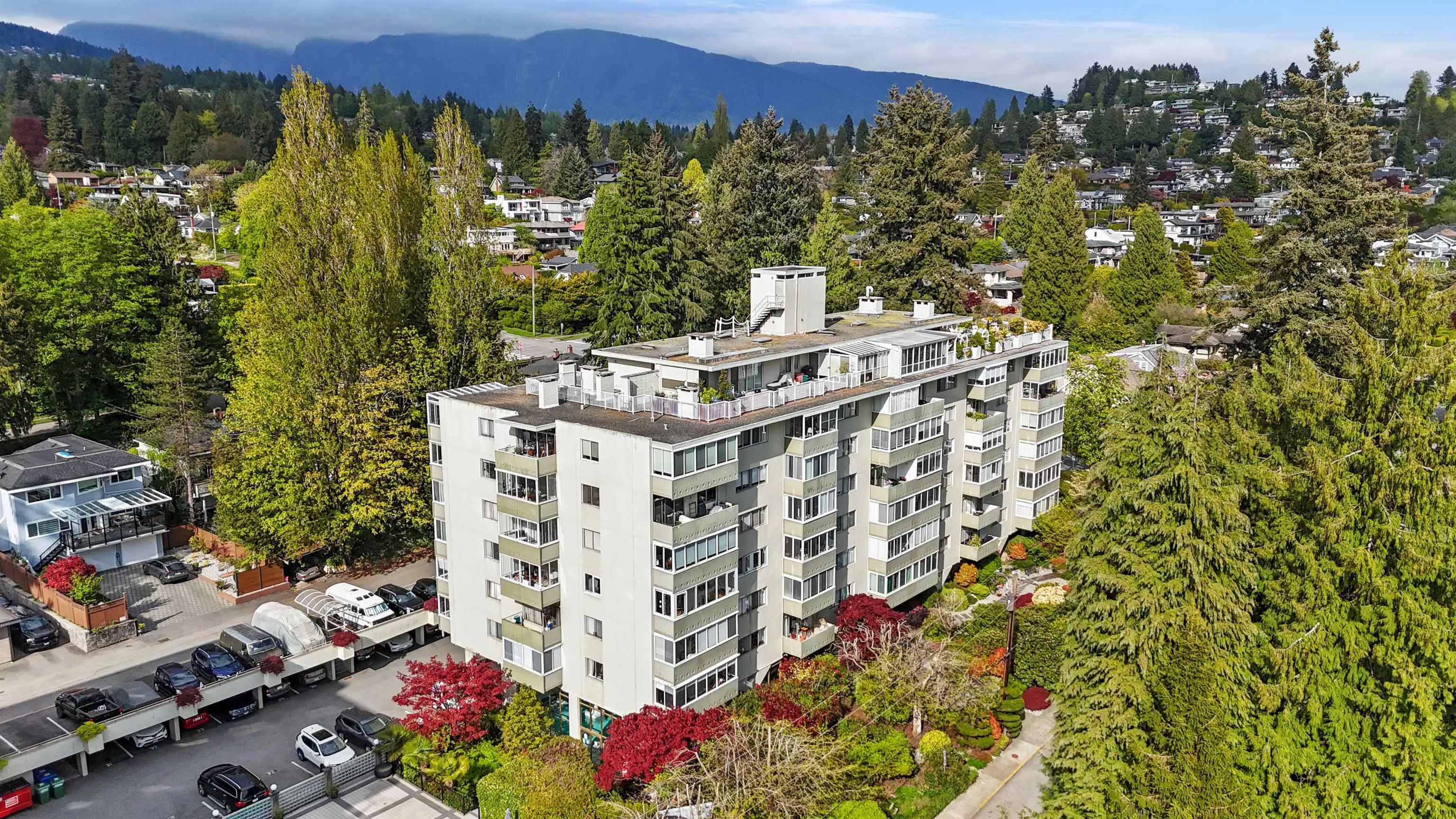 1425 Esquimalt Avenue #212