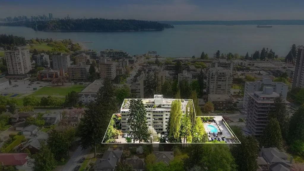 1425 Esquimalt Avenue #212