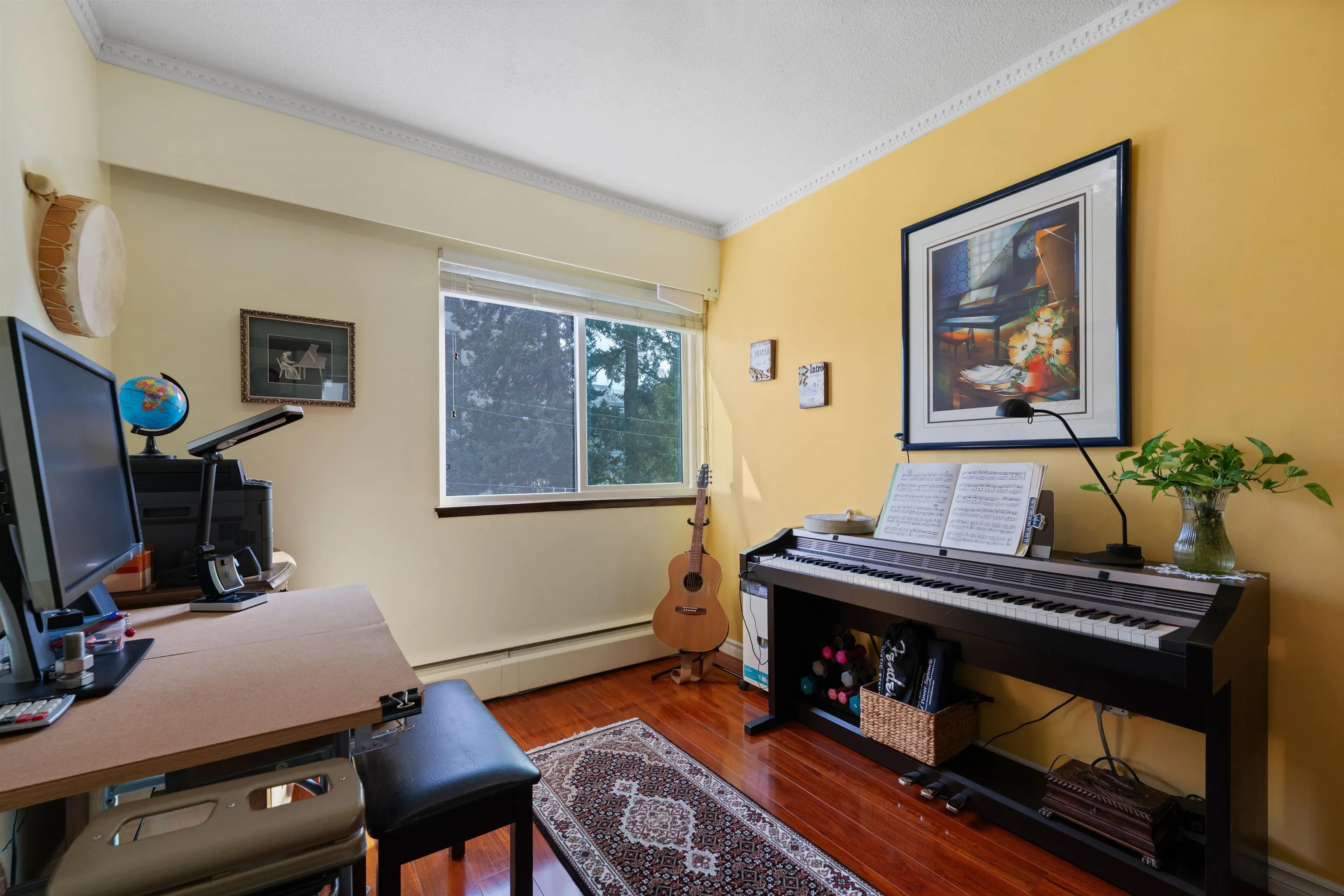 1425 Esquimalt Avenue #212