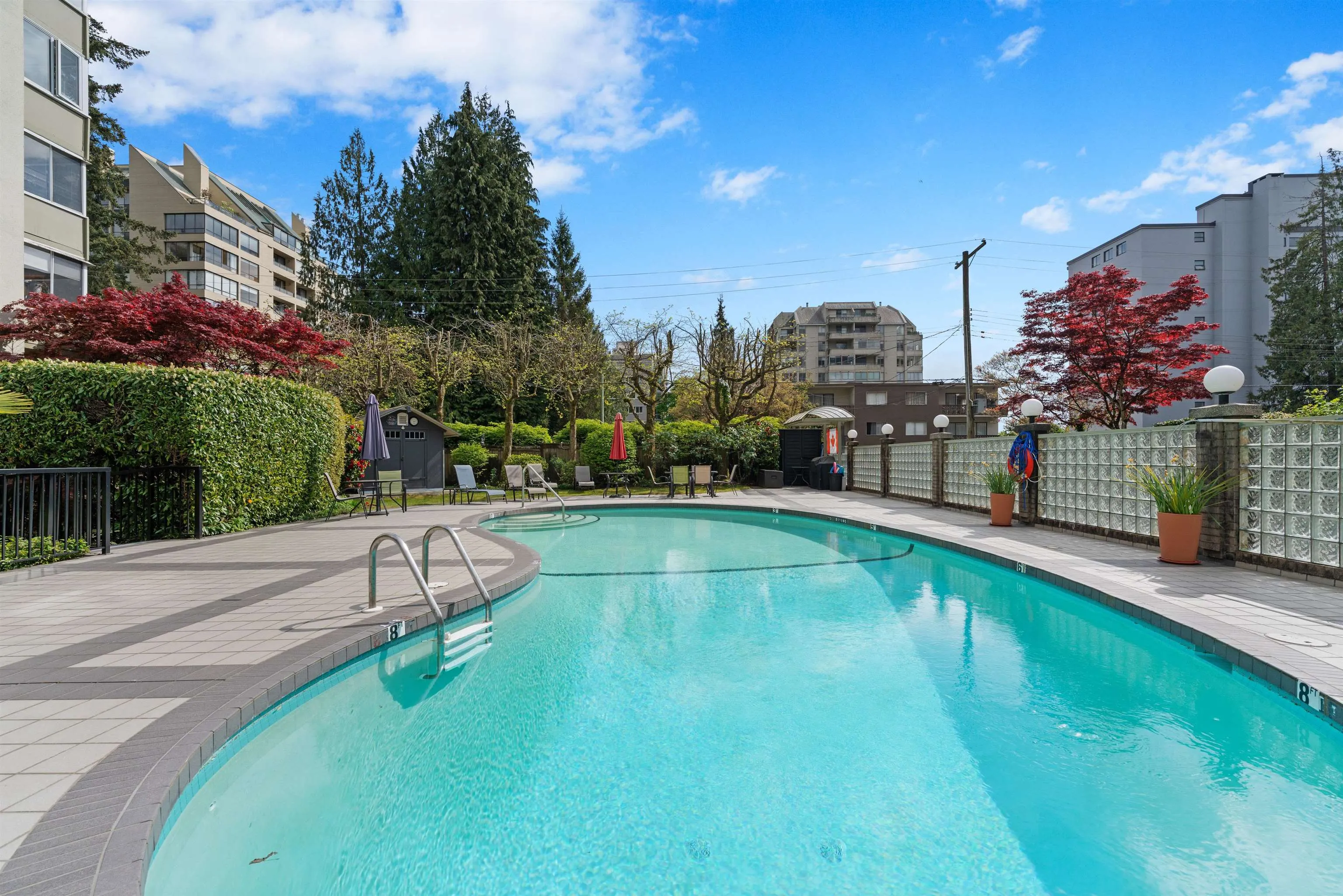 1425 Esquimalt Avenue #212