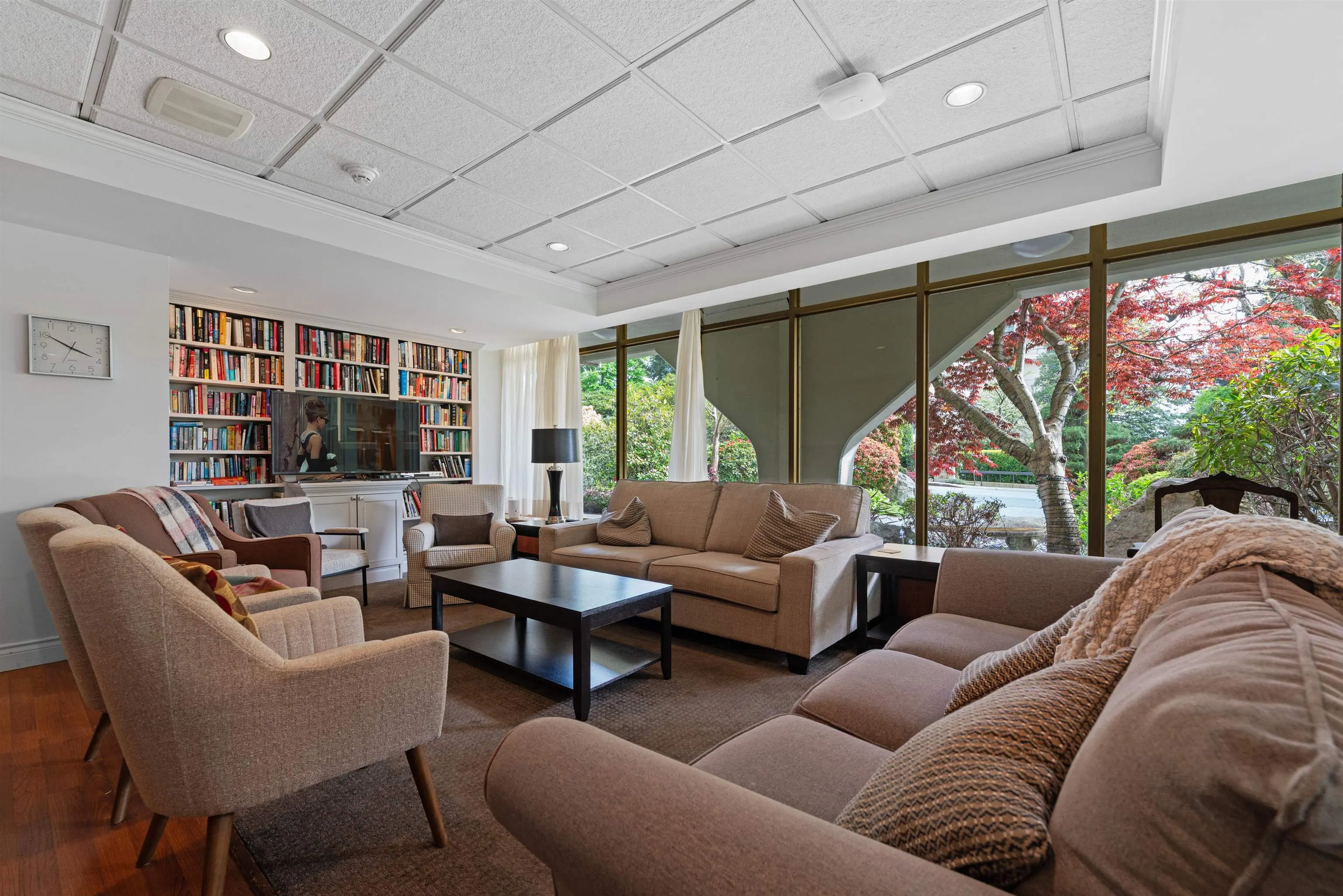 1425 Esquimalt Avenue #212