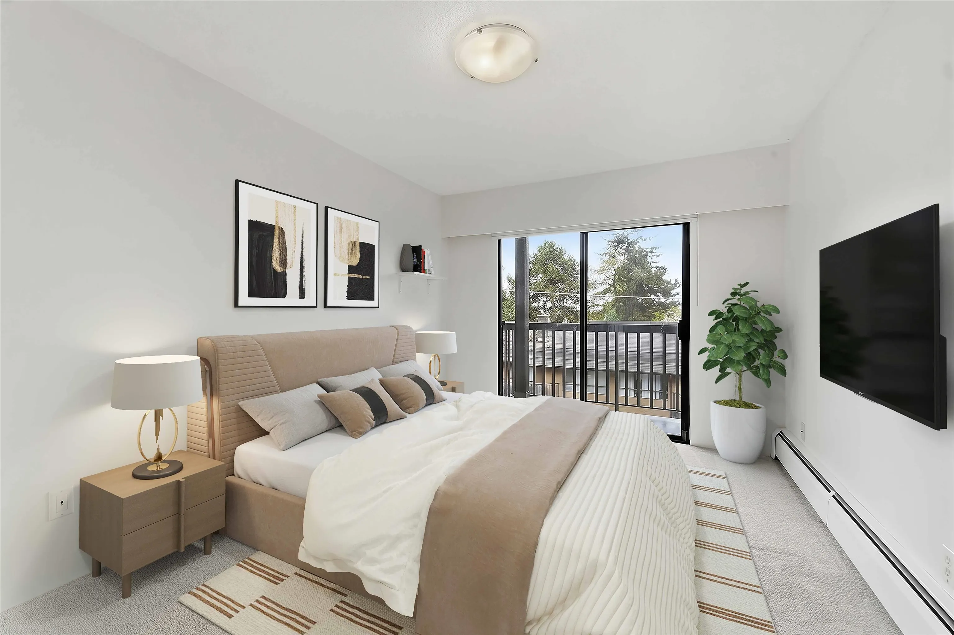 211 W 3rd Street #302