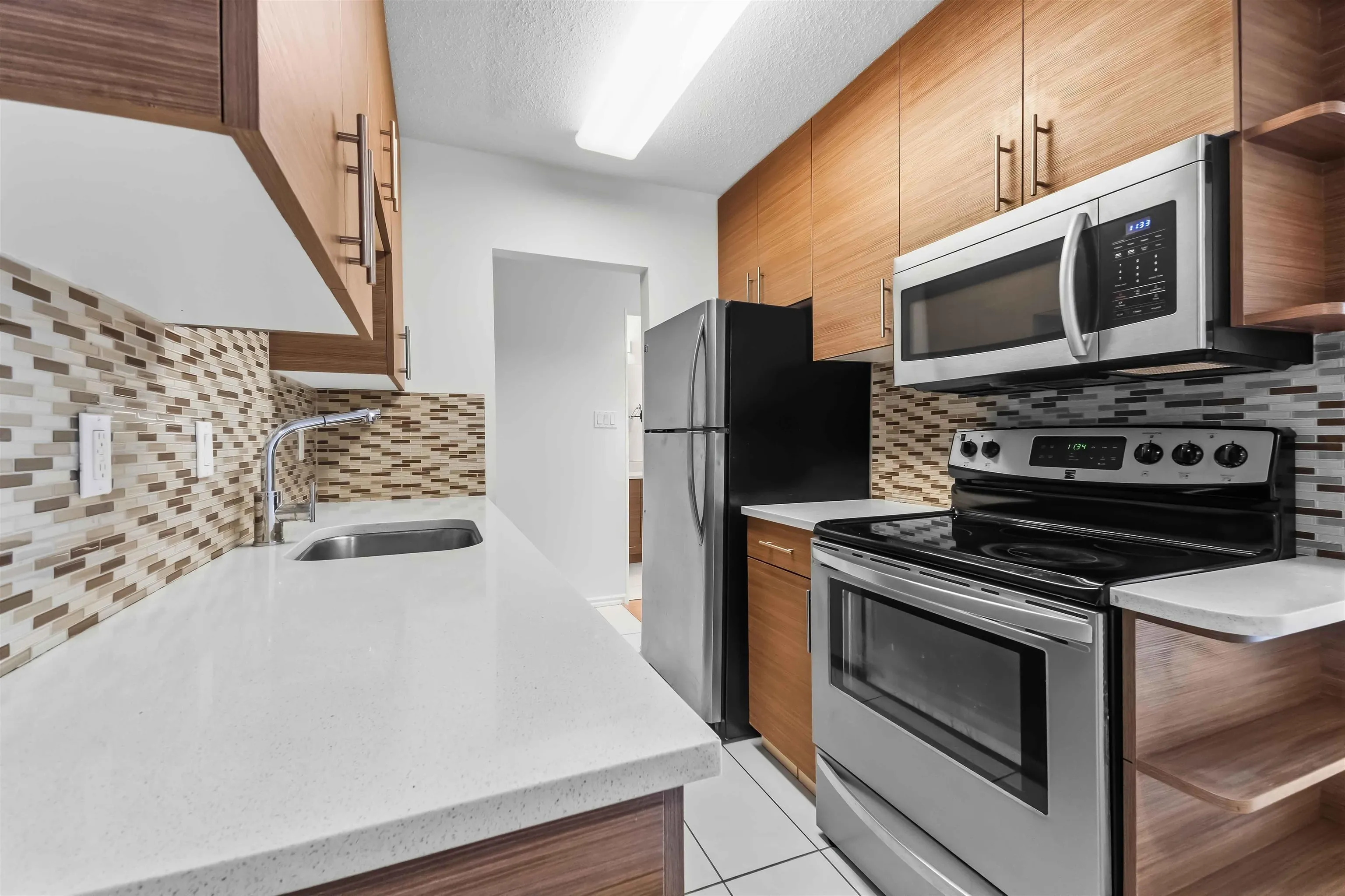 211 W 3rd Street #302