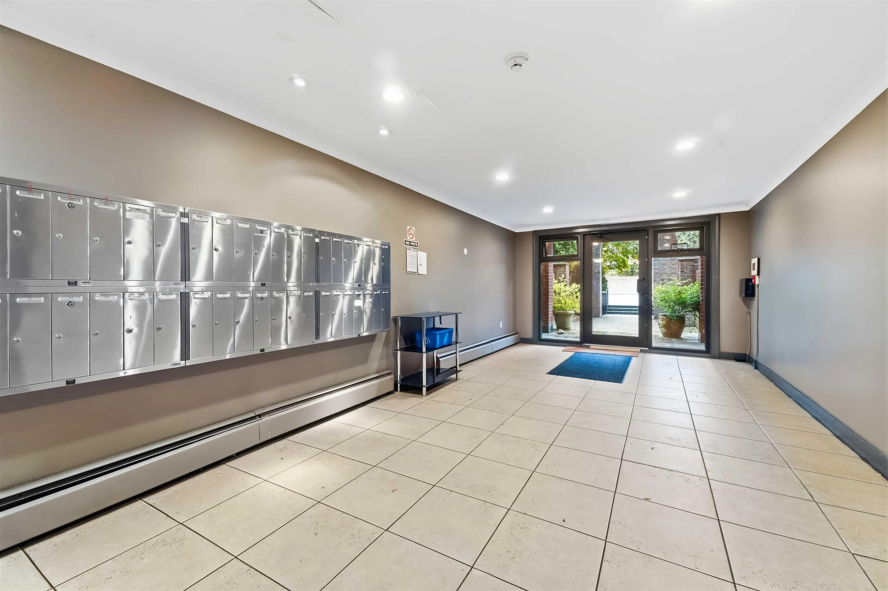 211 W 3rd Street #302