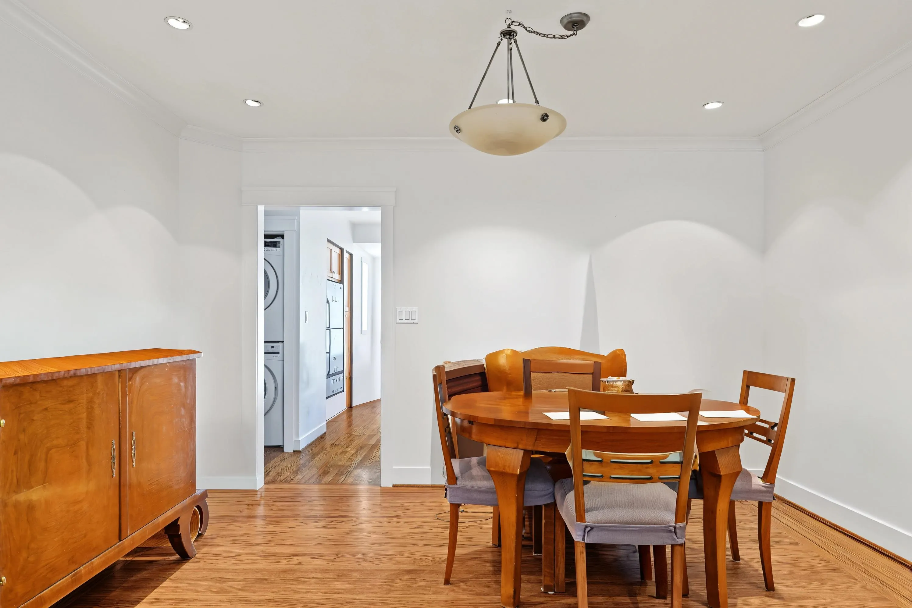 462 W 19th Avenue