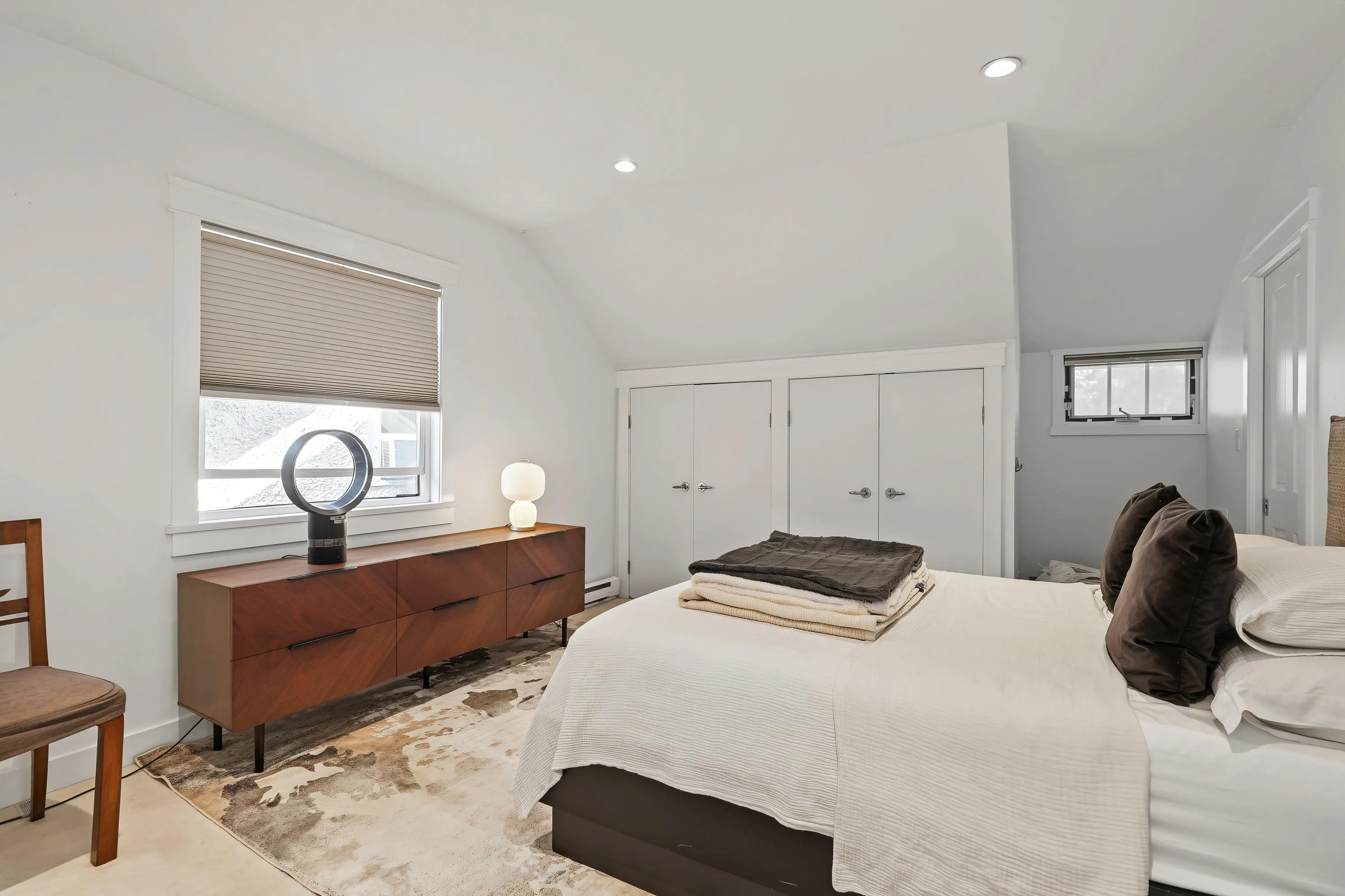 462 W 19th Avenue