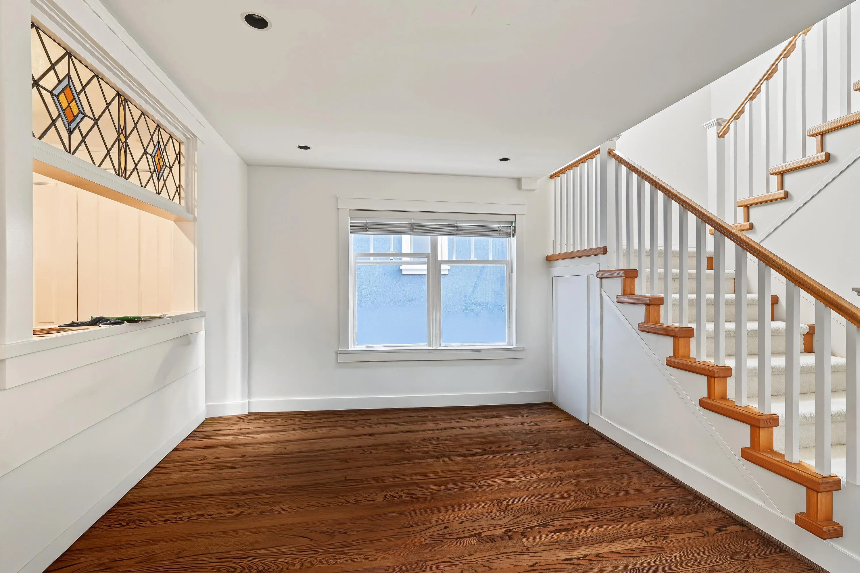 462 W 19th Avenue