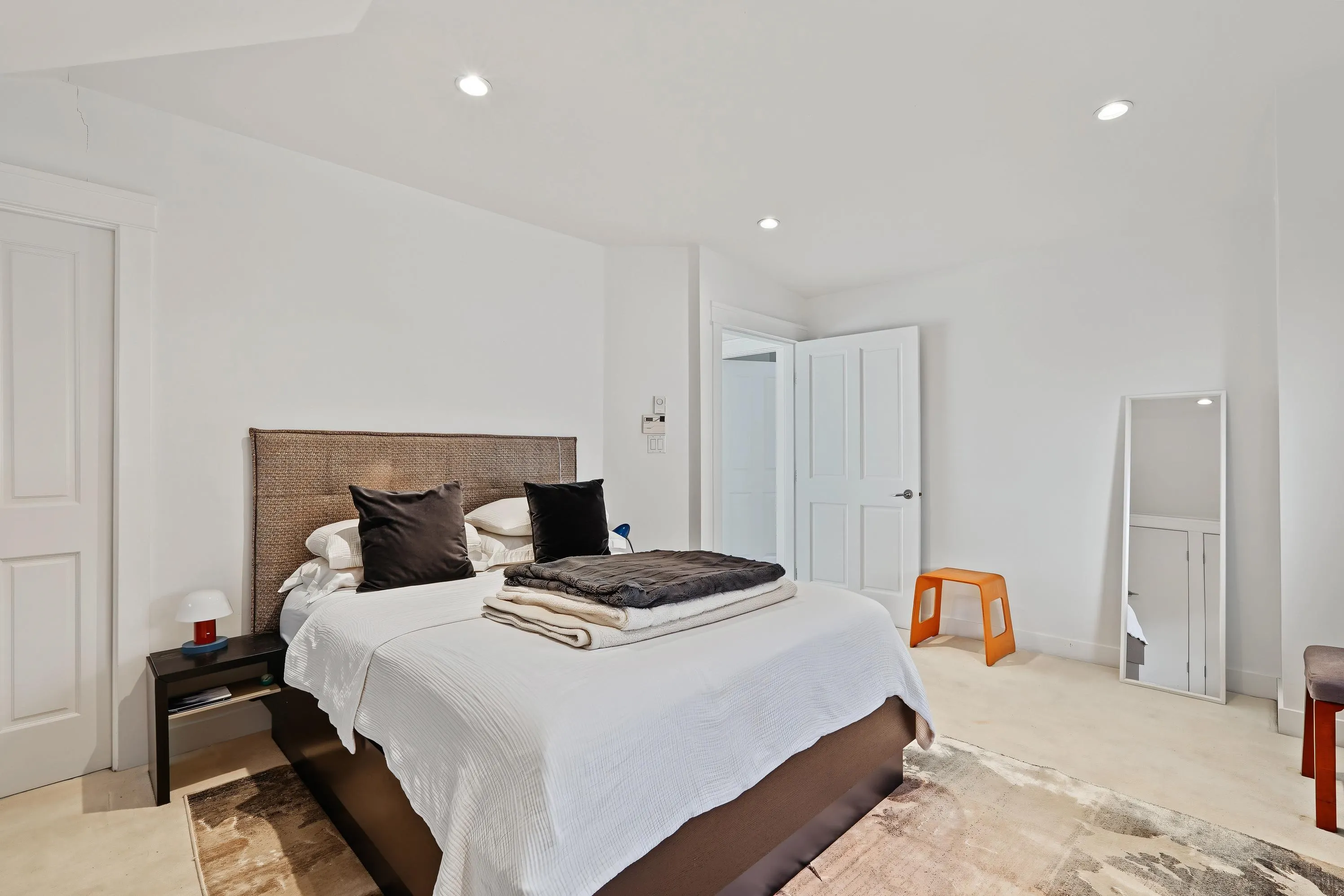 462 W 19th Avenue