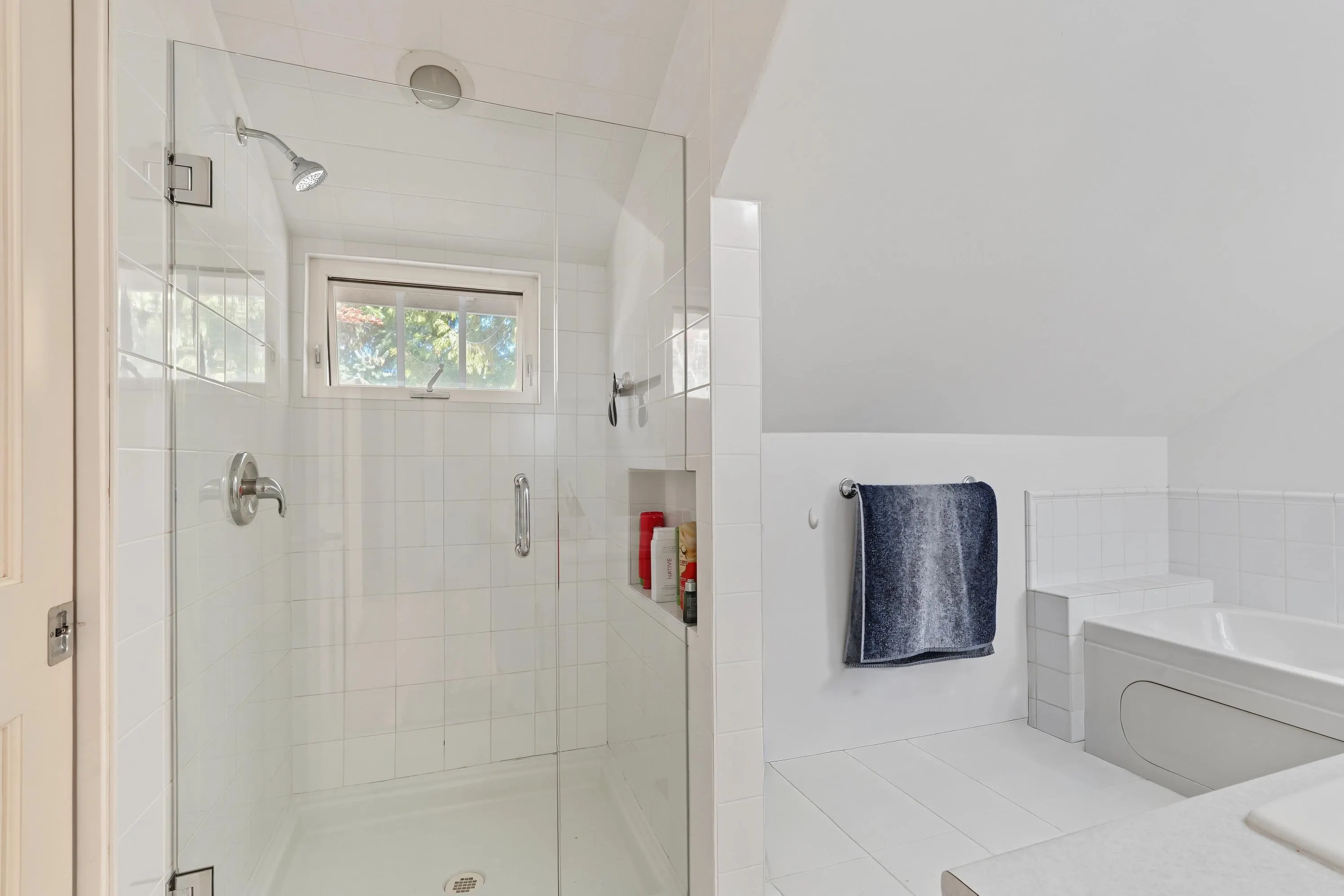 462 W 19th Avenue