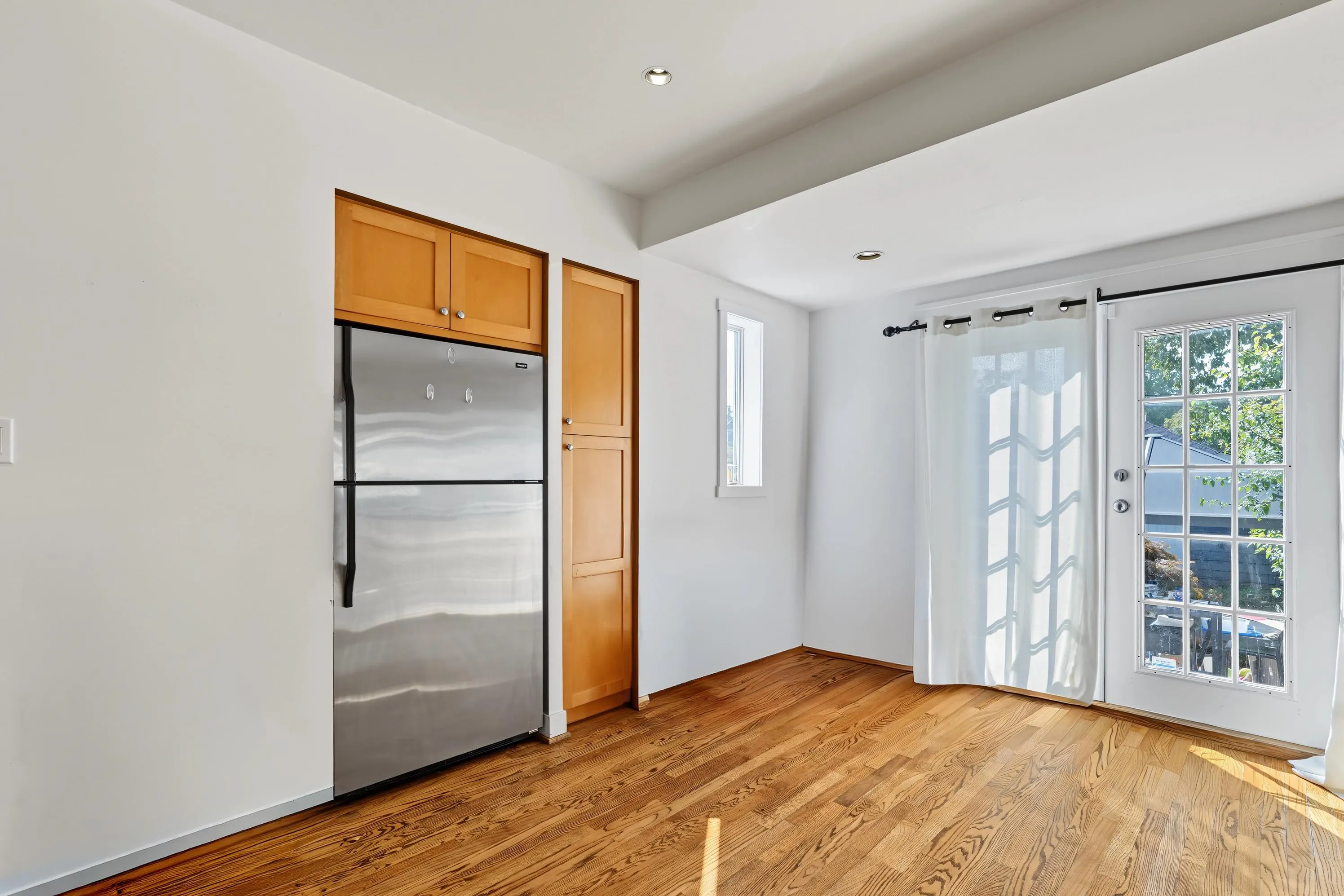 462 W 19th Avenue