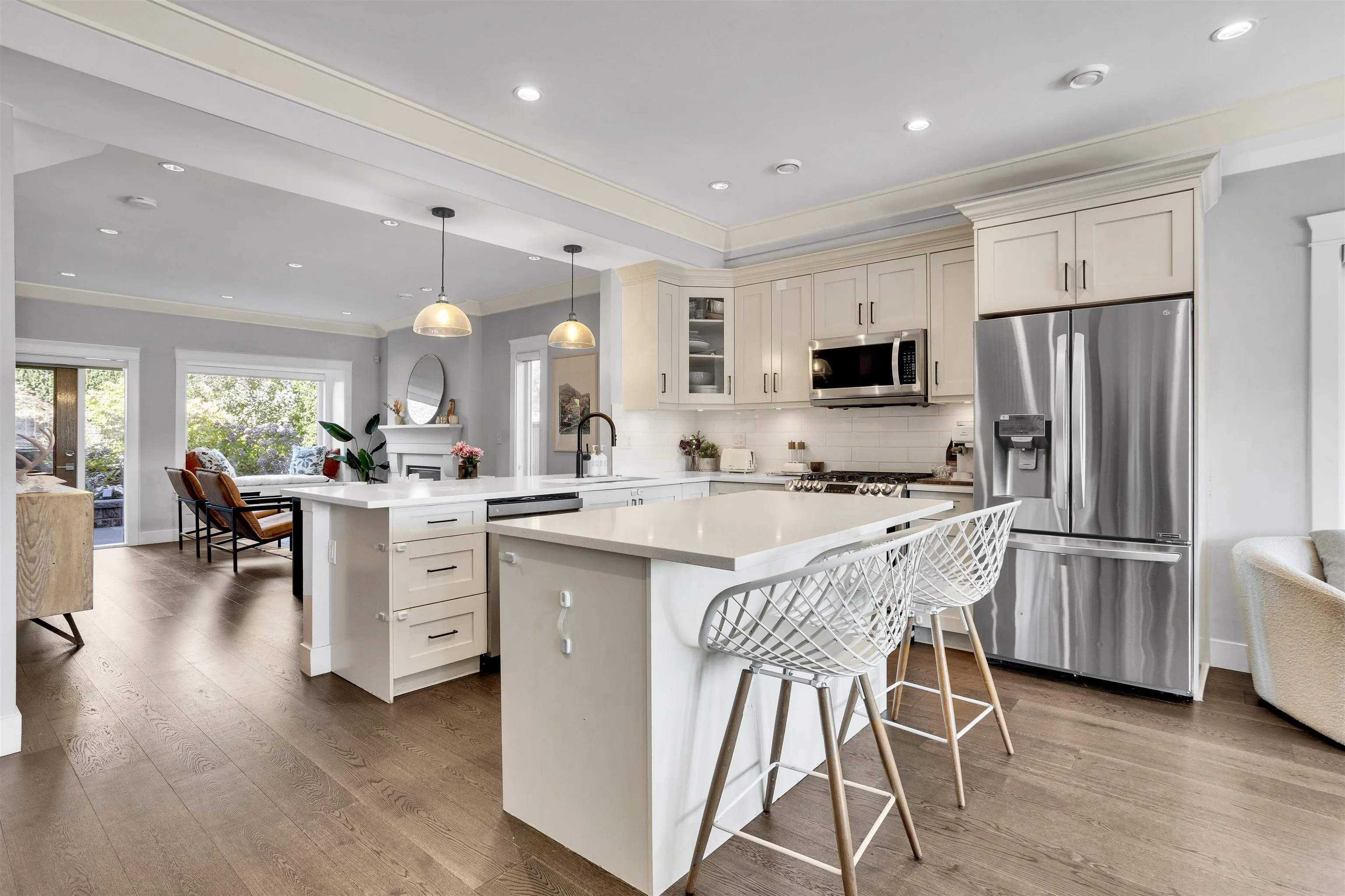 545 E 4th Street