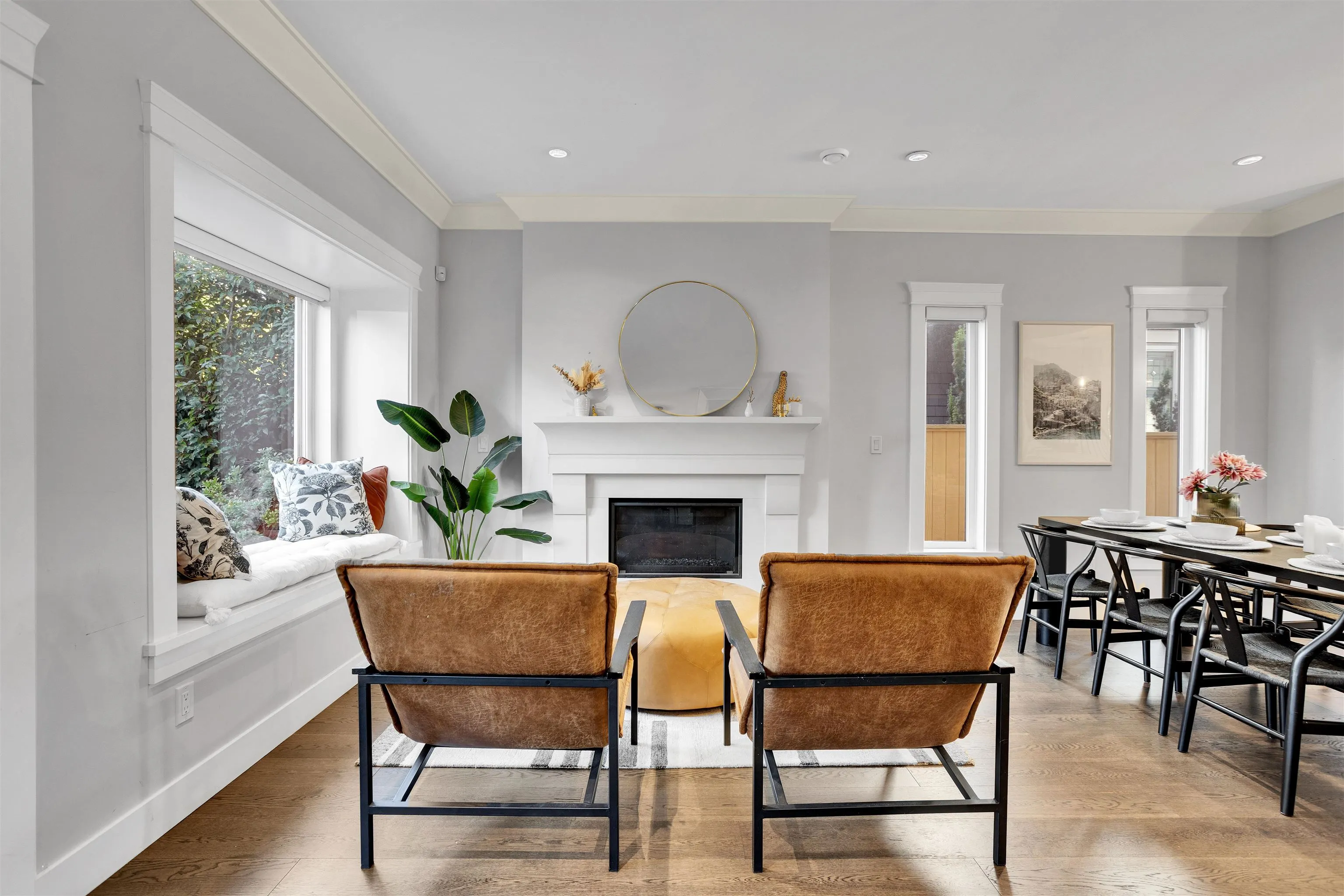 545 E 4th Street