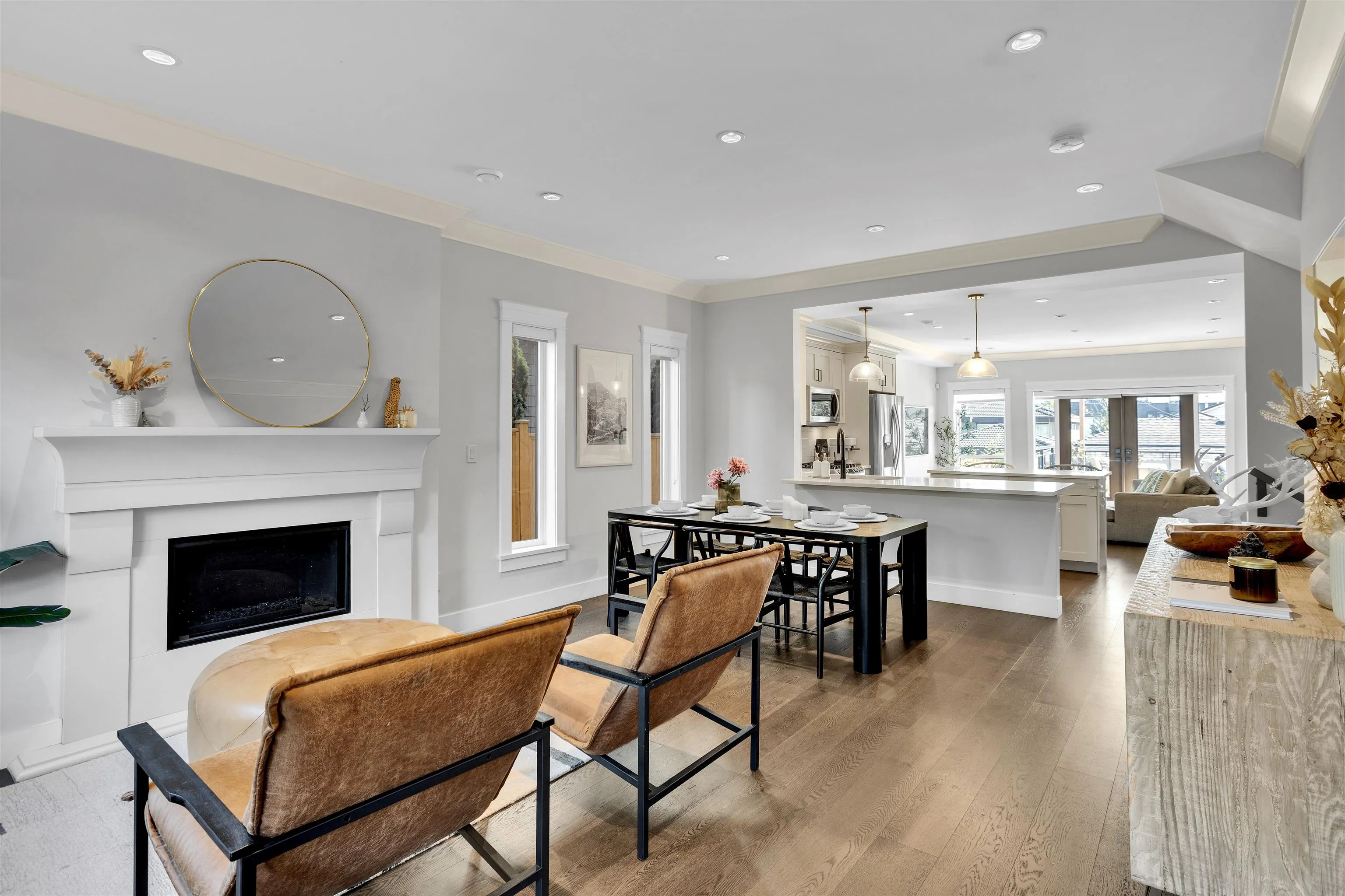 545 E 4th Street