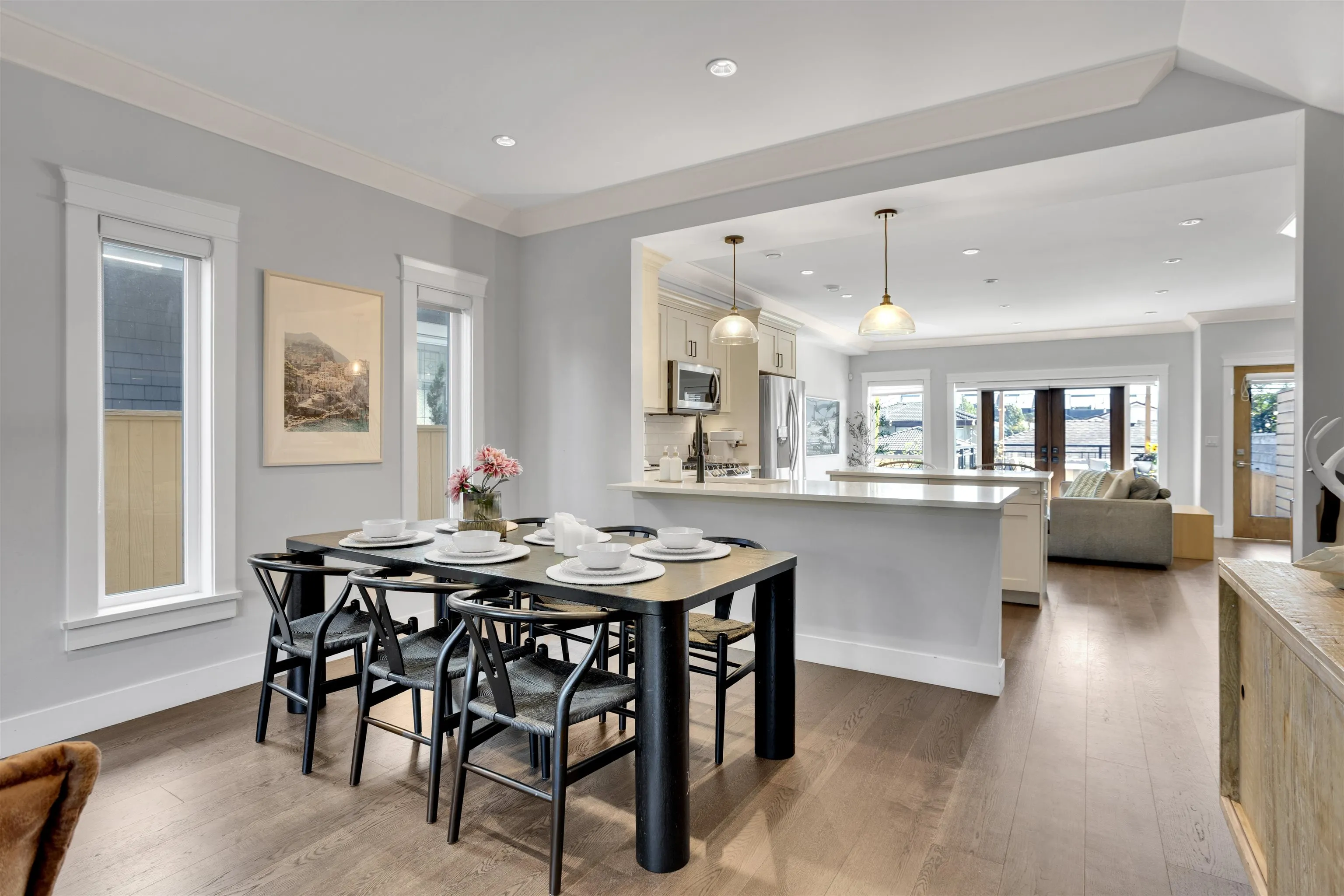 545 E 4th Street