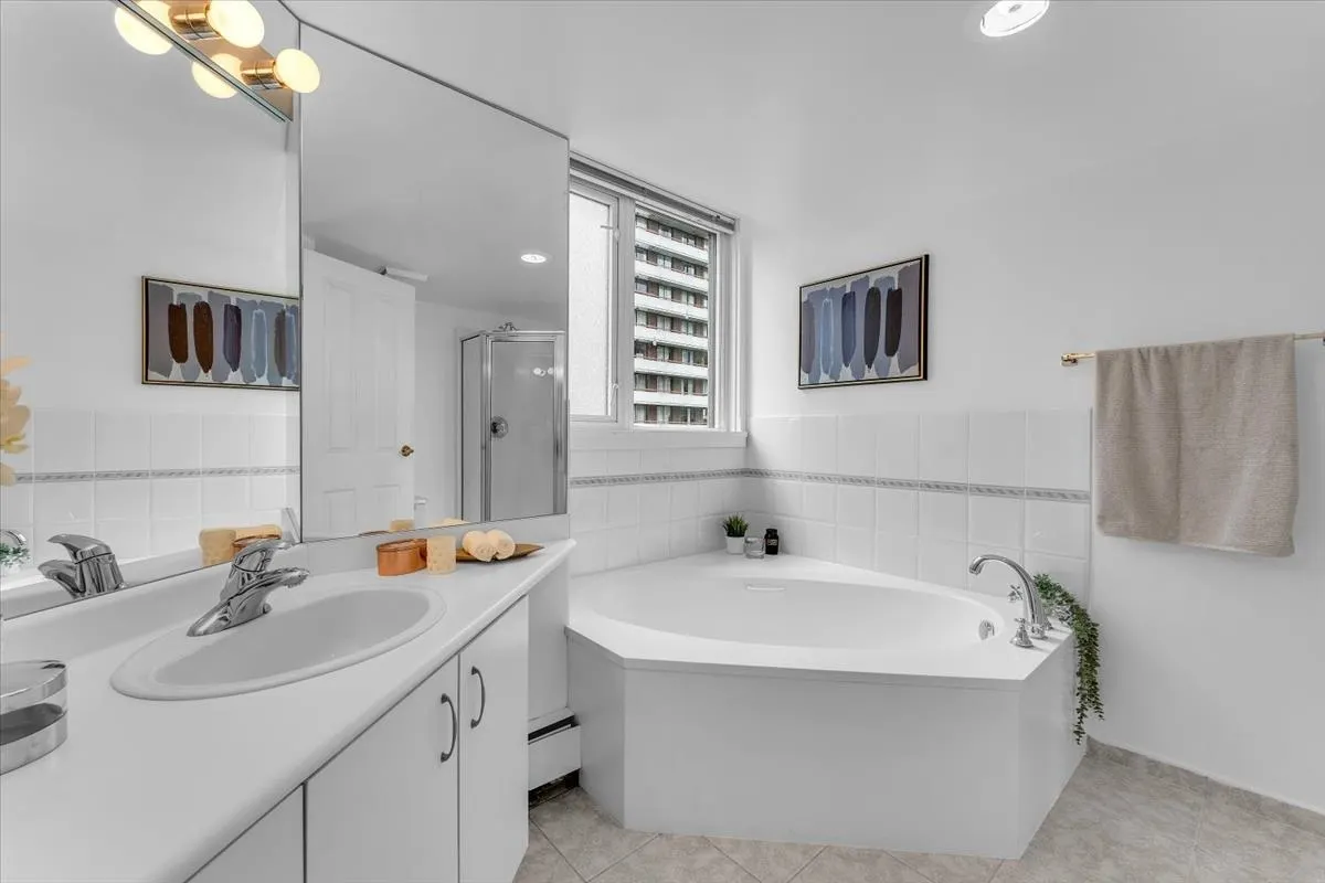1010 Burnaby Street #701