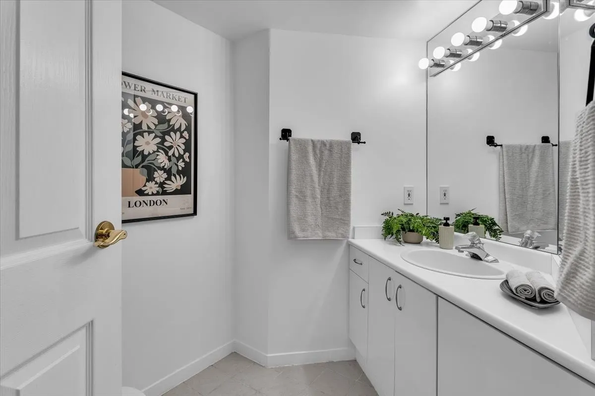 1010 Burnaby Street #701
