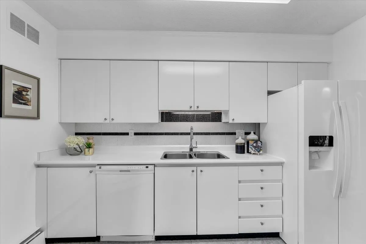 1010 Burnaby Street #701