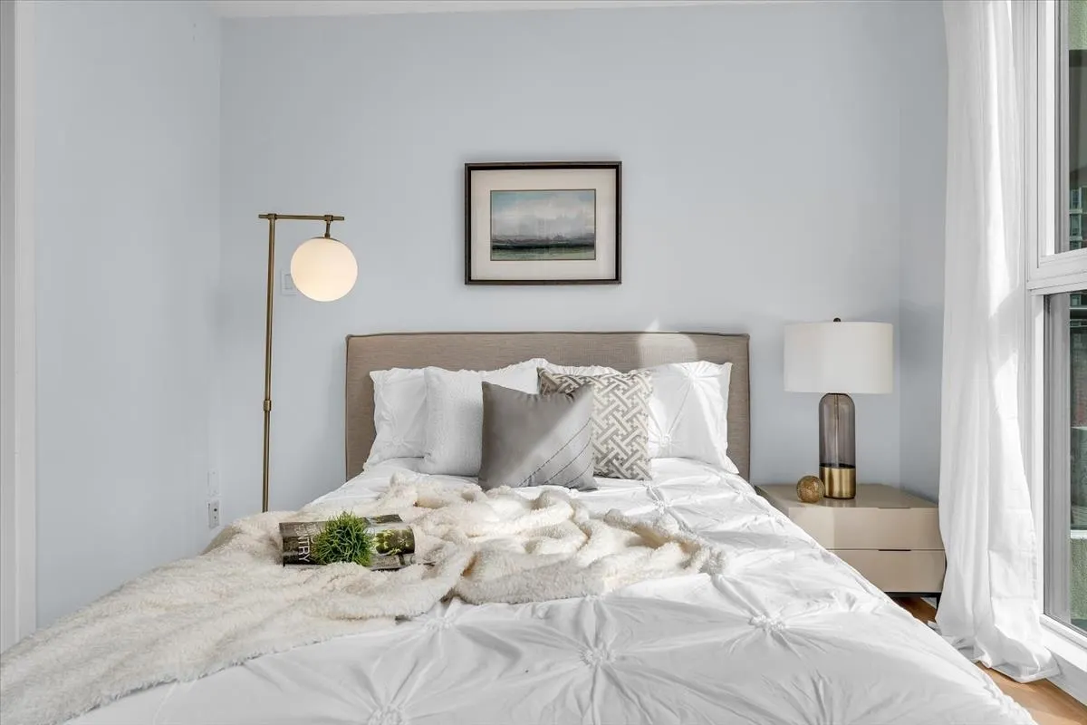 1010 Burnaby Street #701