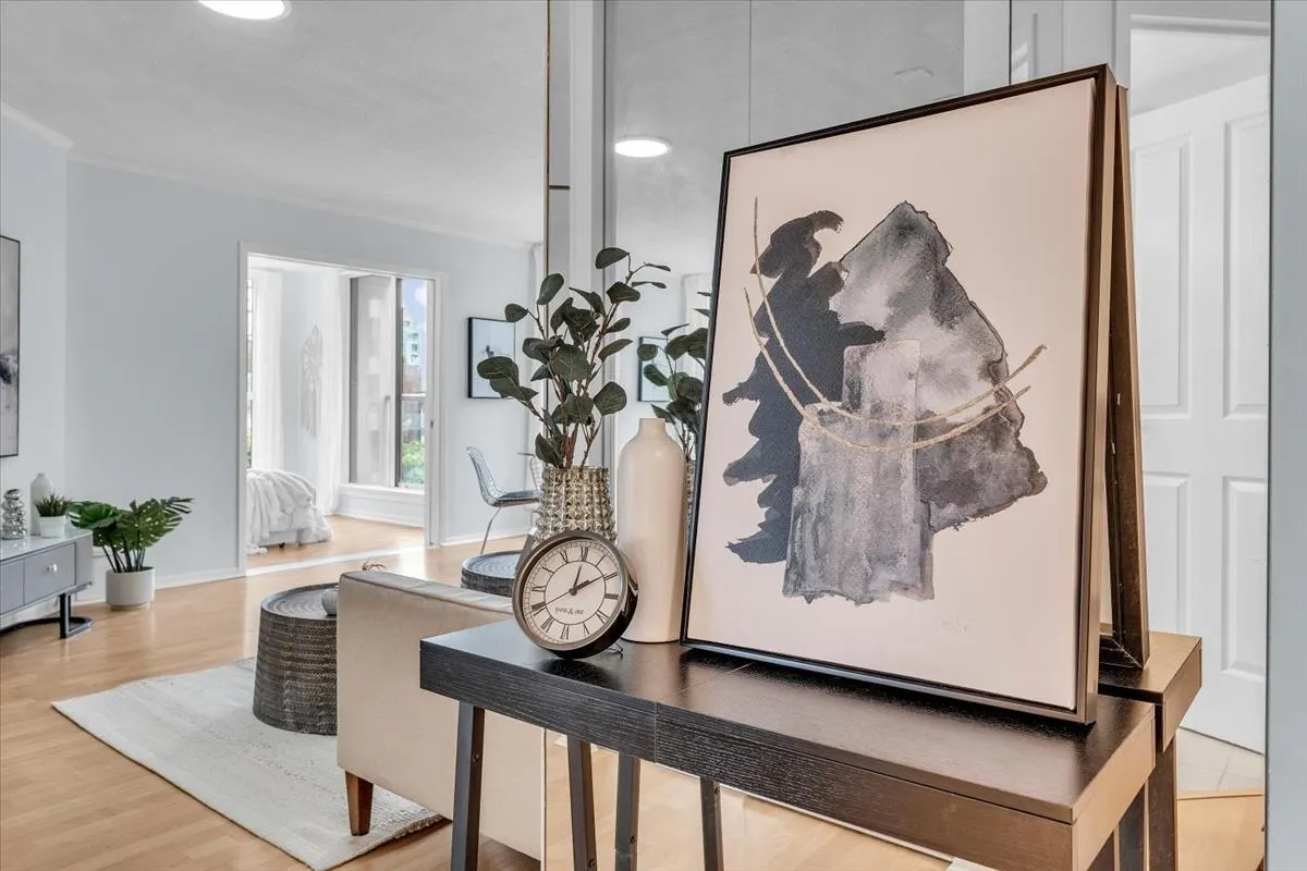 1010 Burnaby Street #701