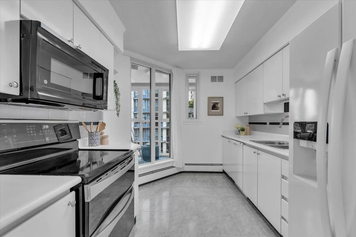1010 Burnaby Street #701