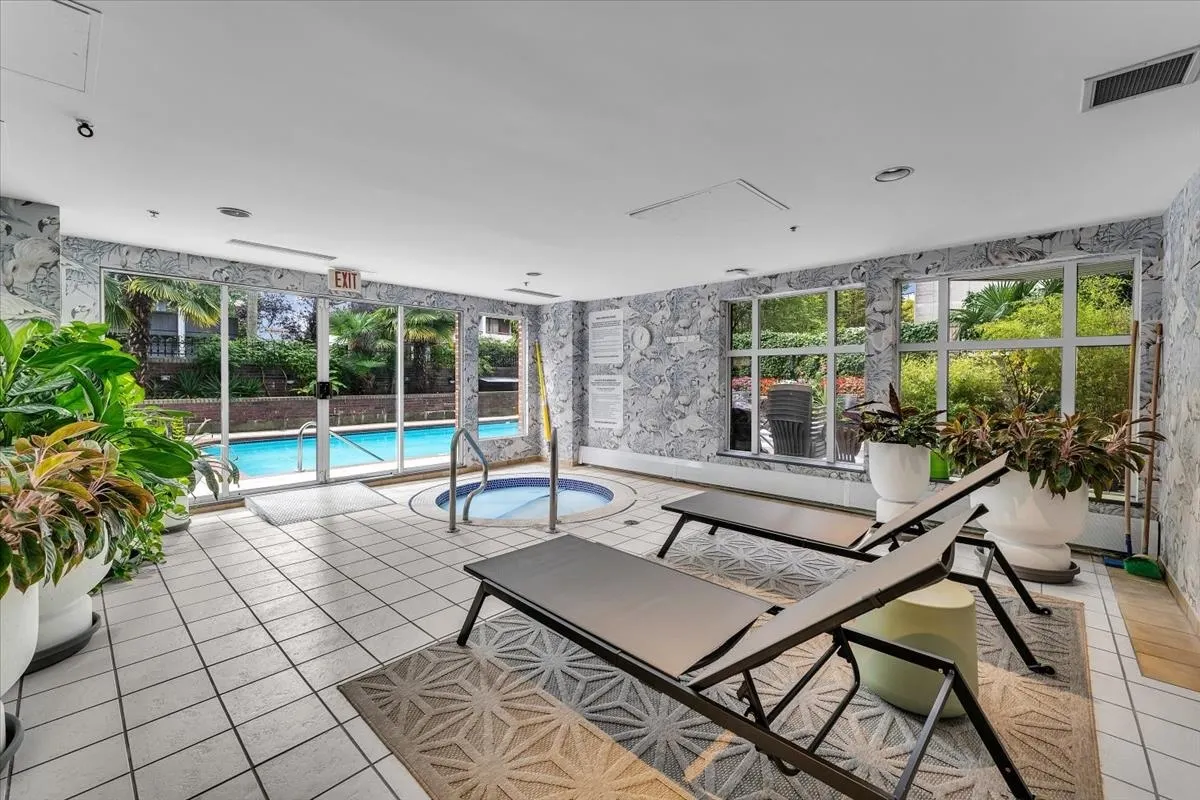 1010 Burnaby Street #701