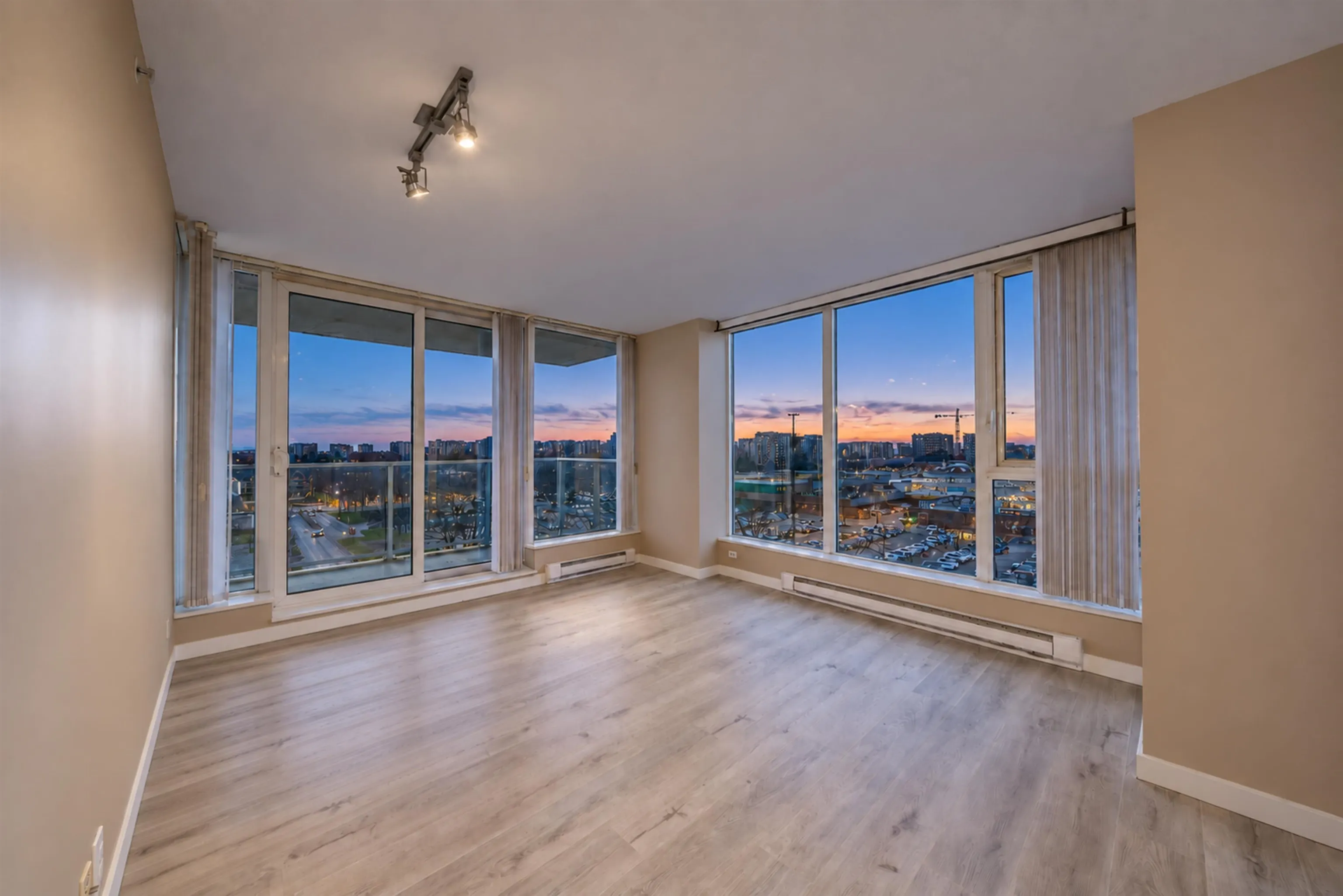 5088 Kwantlen Street #808