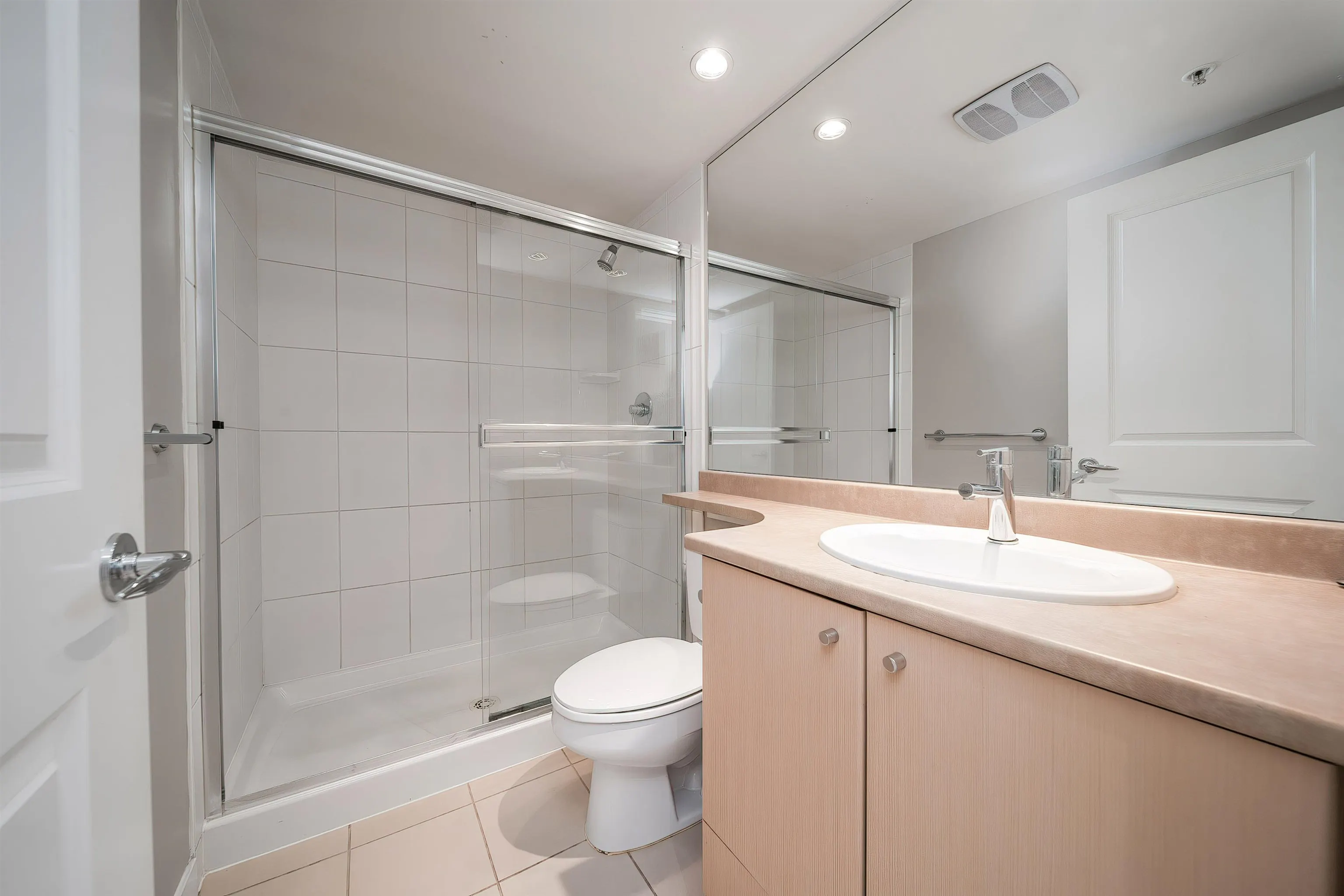 5088 Kwantlen Street #808