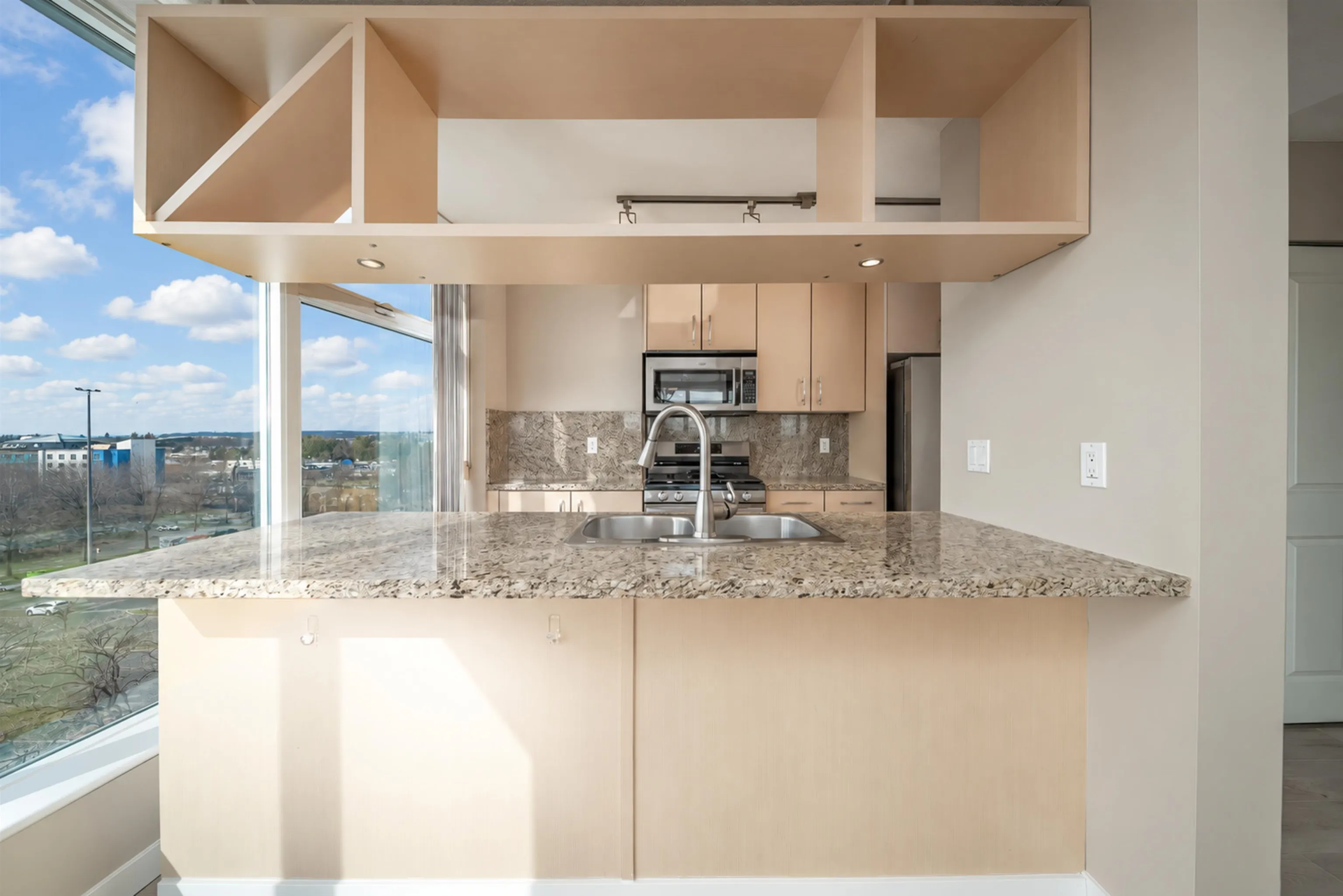 5088 Kwantlen Street #808