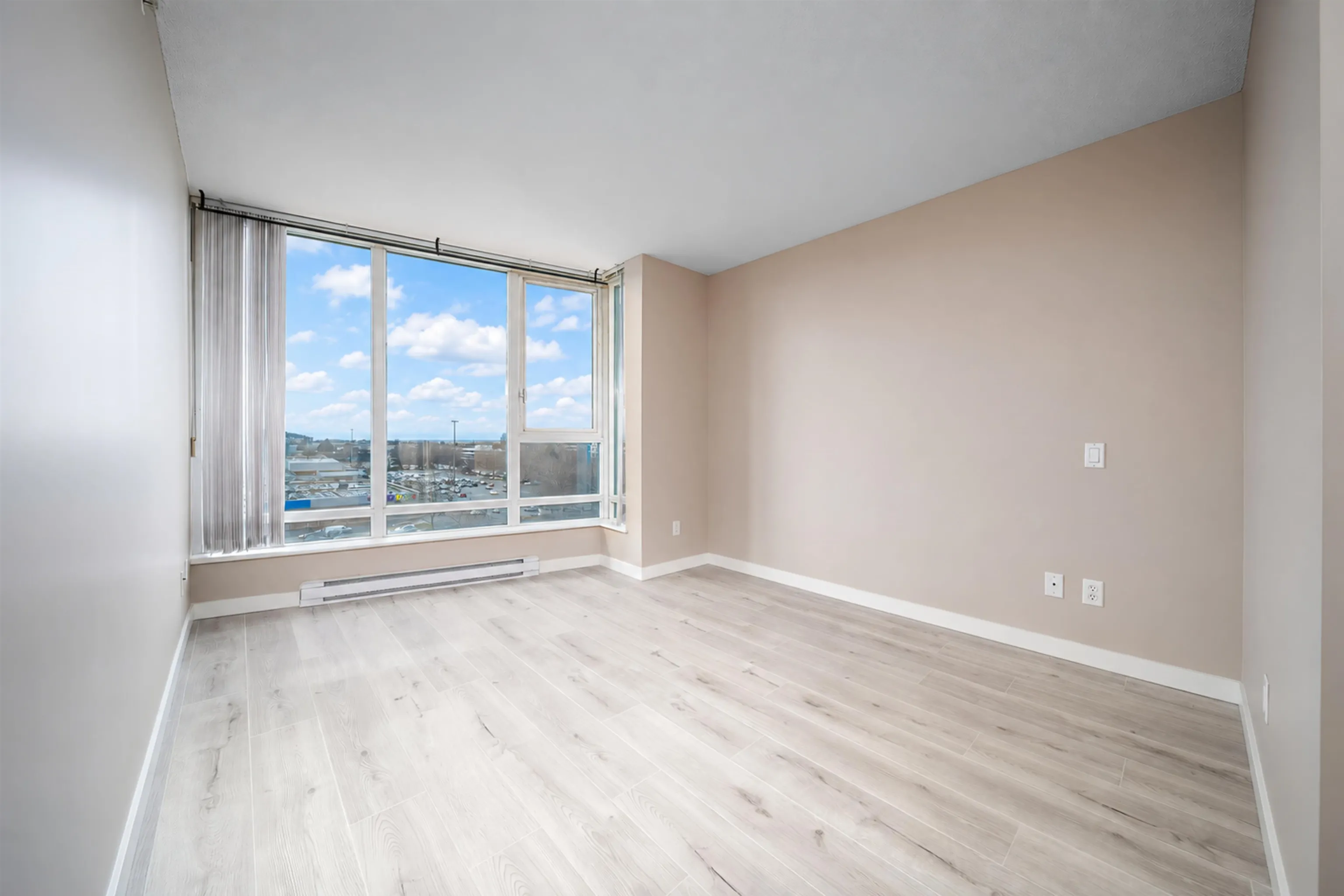 5088 Kwantlen Street #808