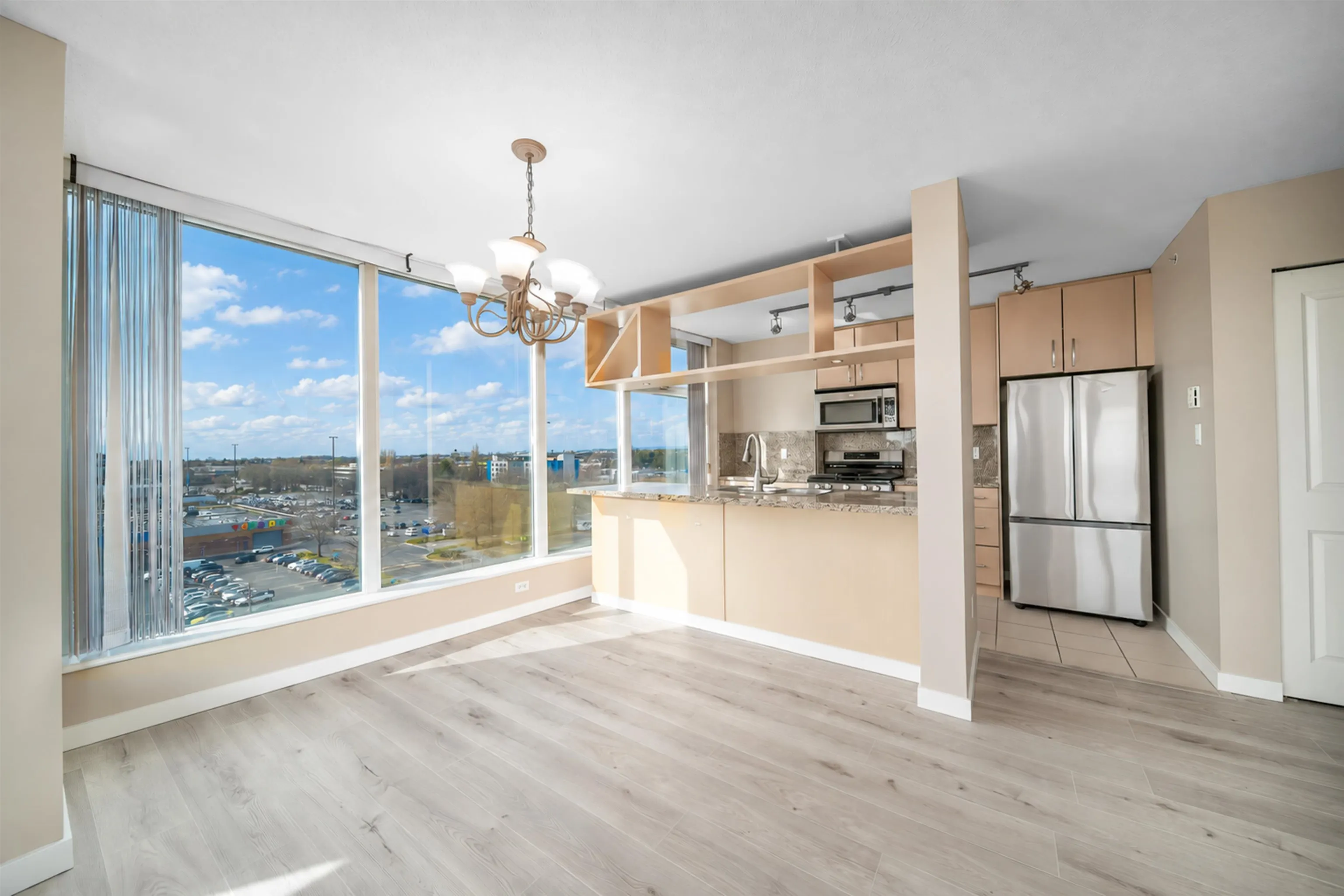 5088 Kwantlen Street #808