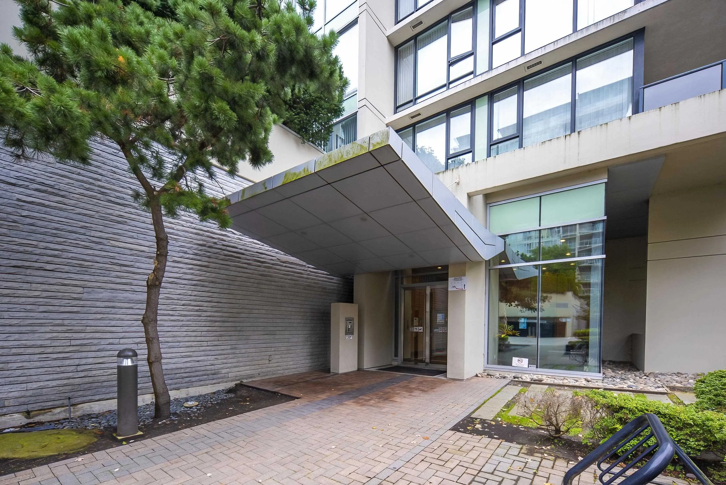 5088 Kwantlen Street #808
