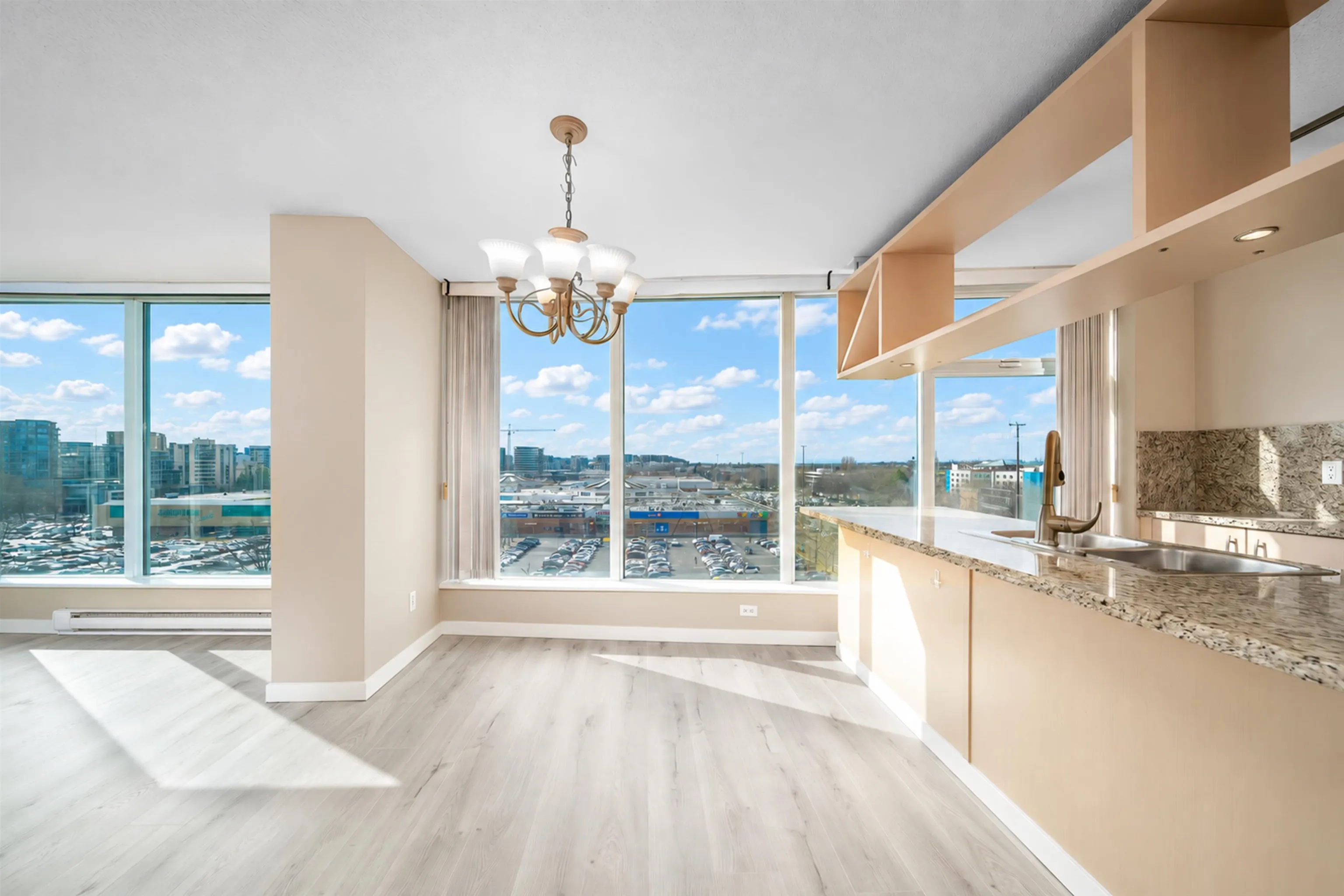 5088 Kwantlen Street #808