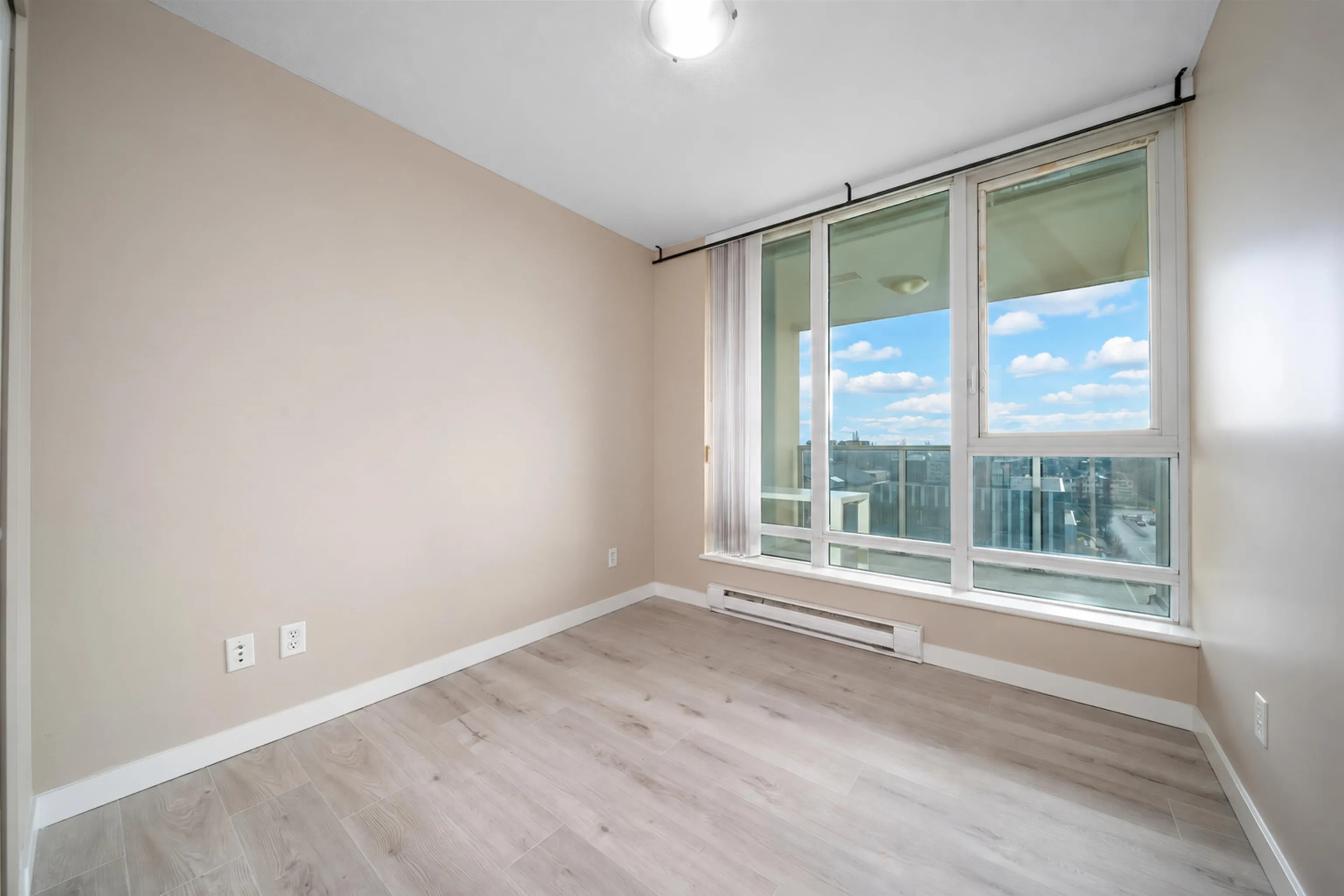 5088 Kwantlen Street #808