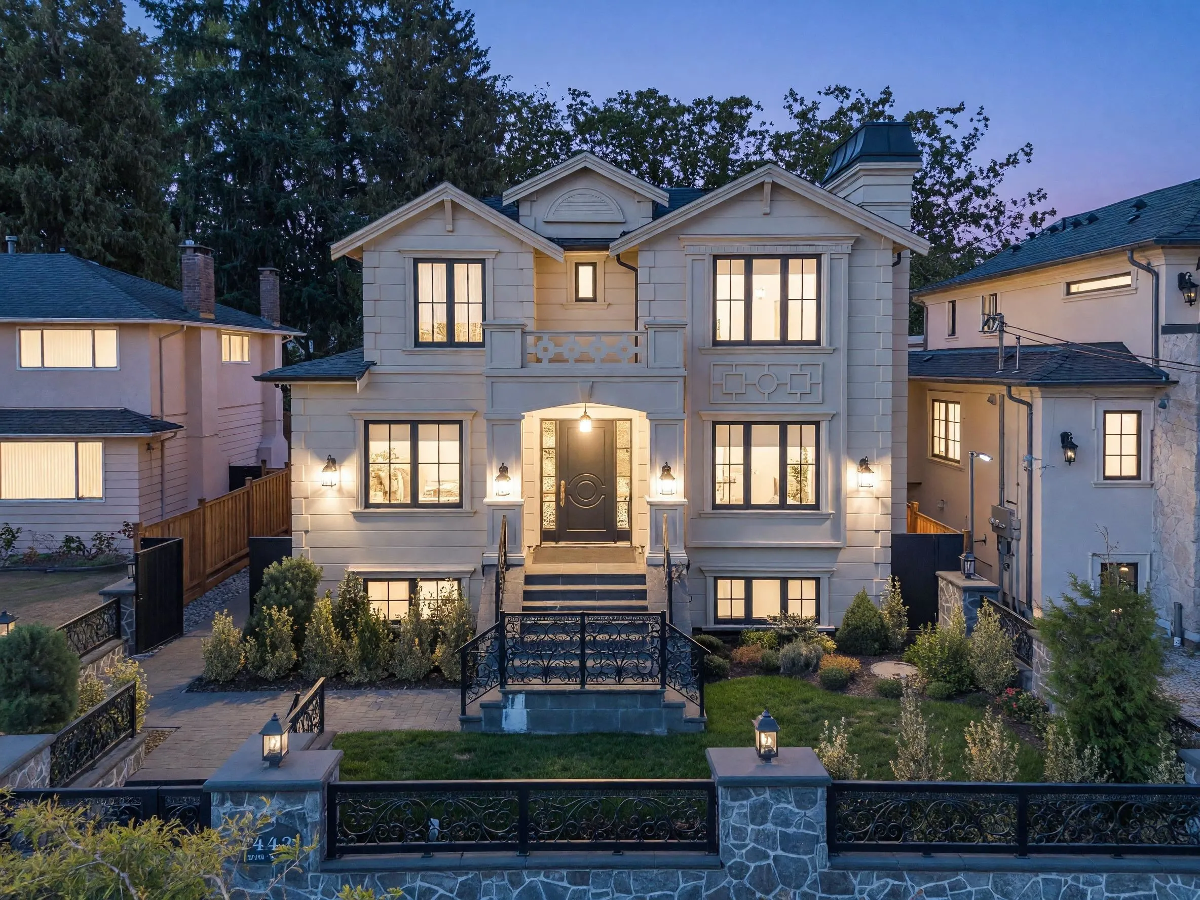 1443 W 57th Avenue