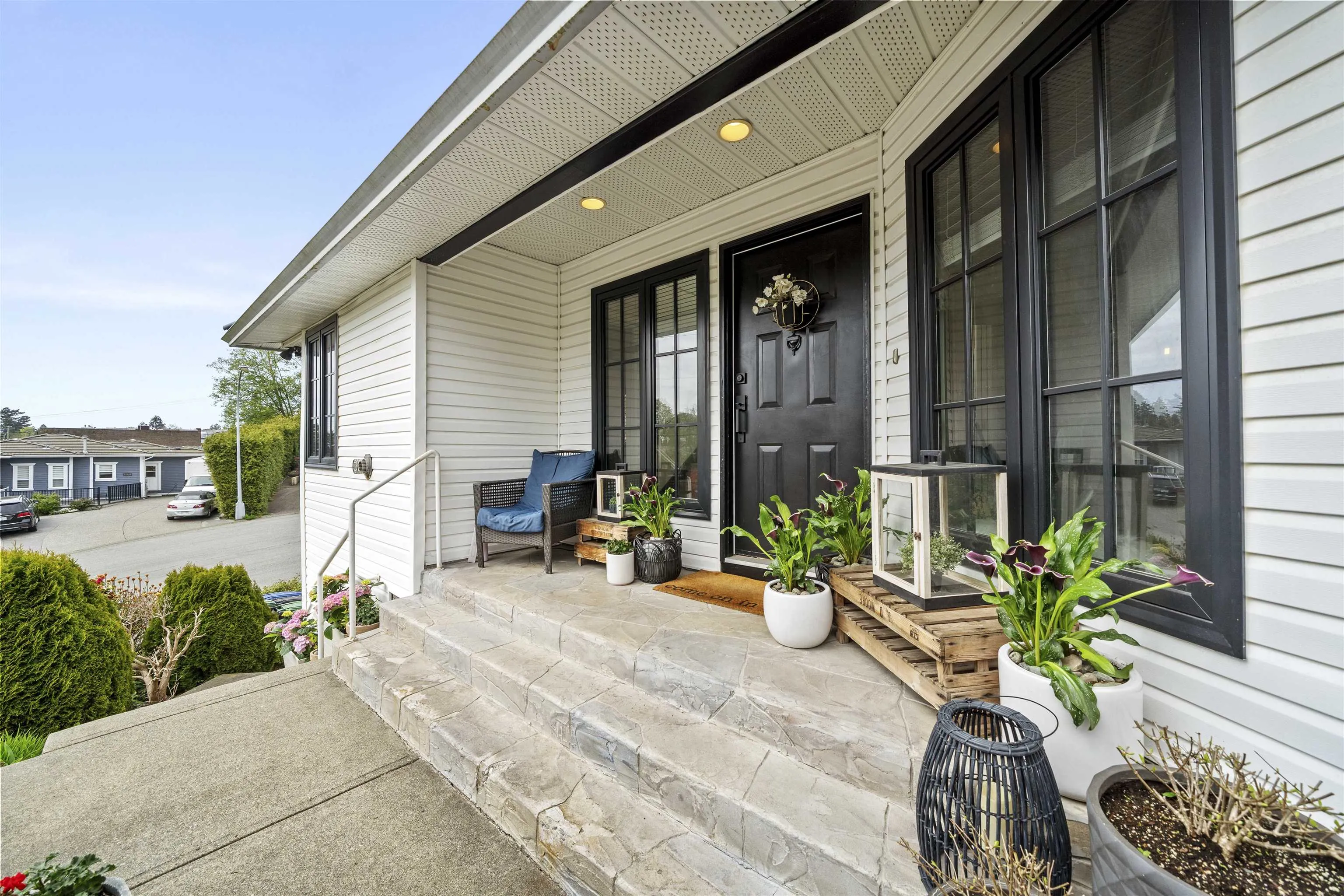 16071 8 Avenue