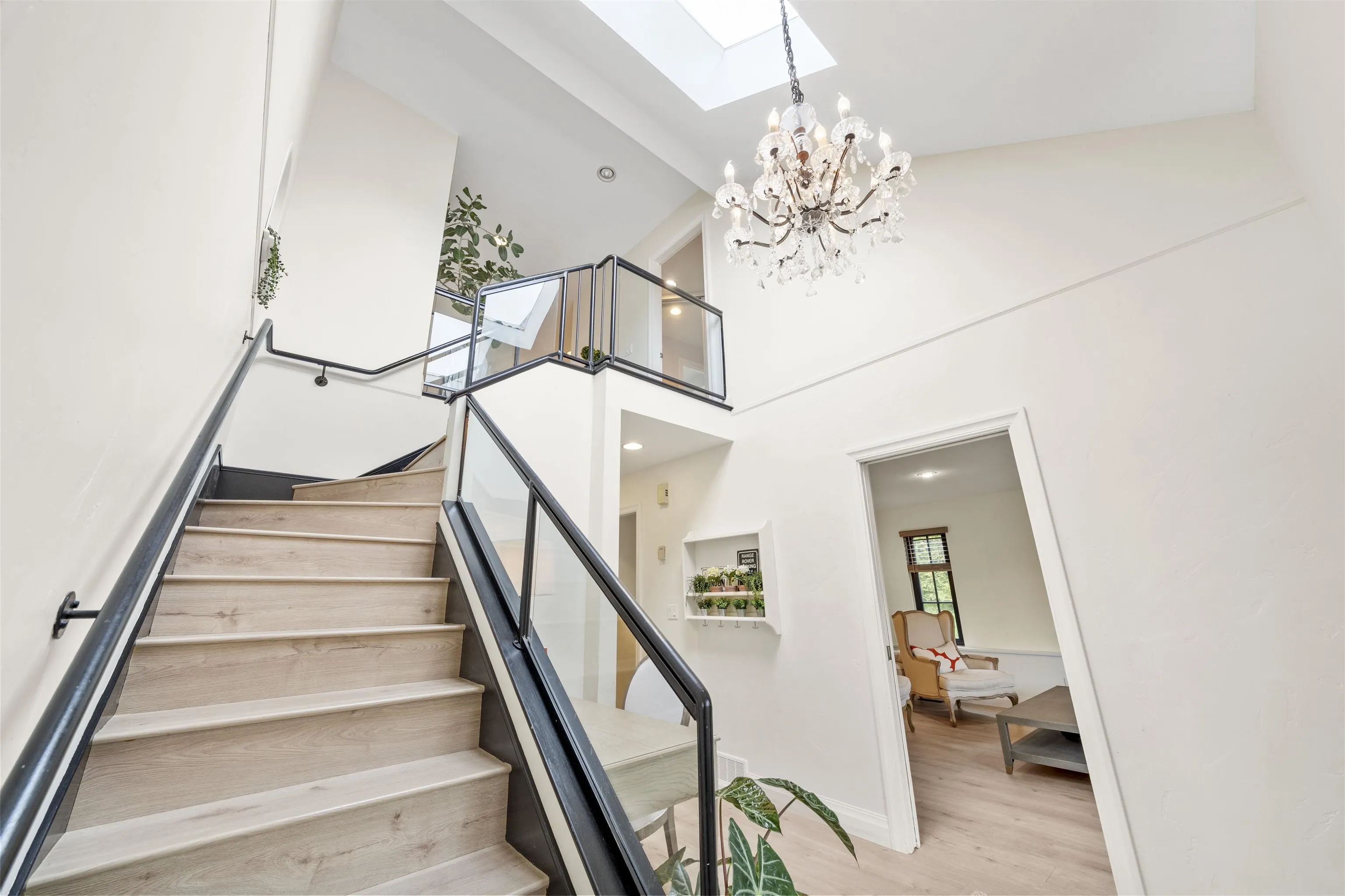 16071 8 Avenue