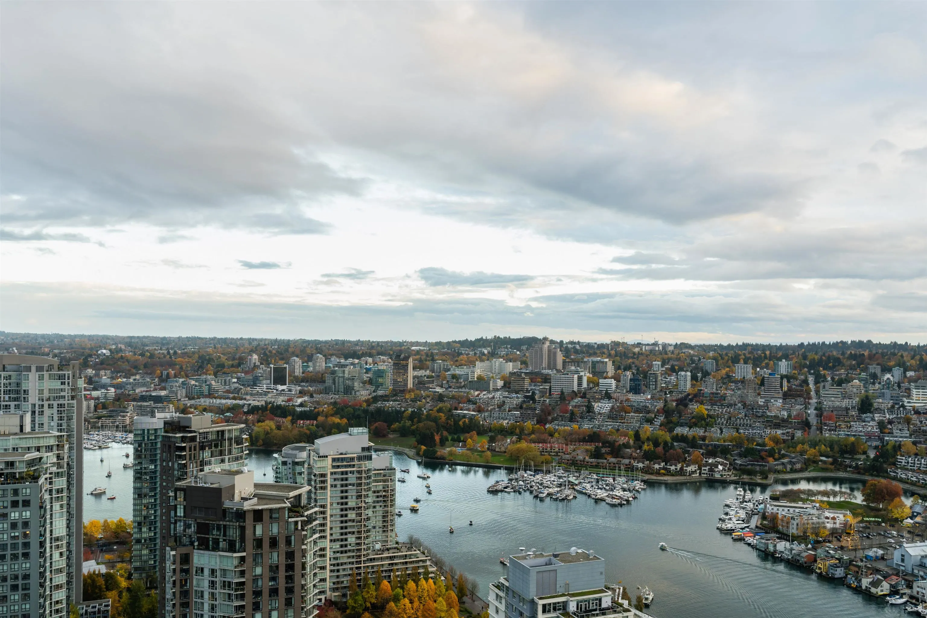 1480 Howe Street #4906